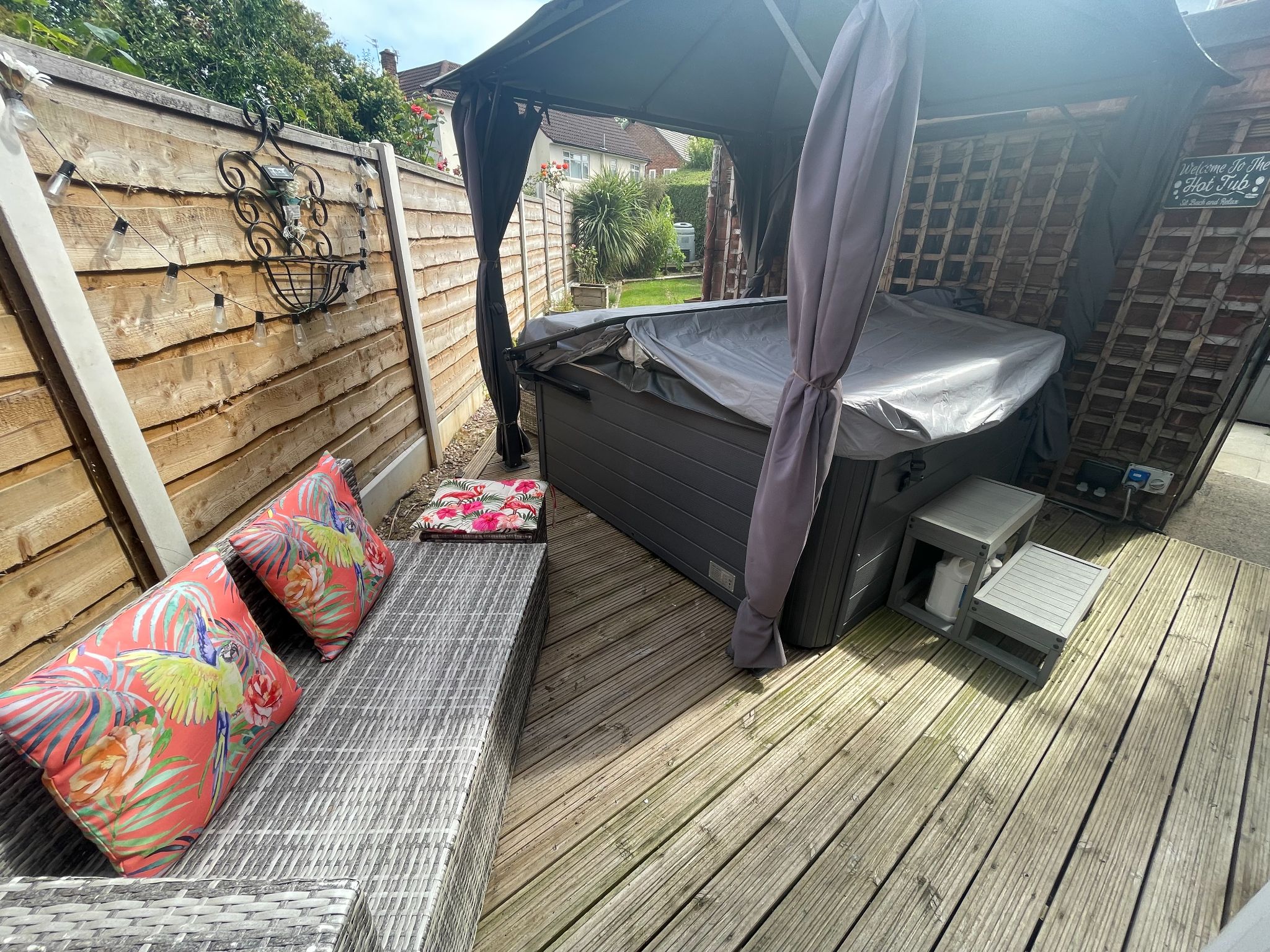 3 bedroom end terraced house For Sale in Manchester - Photograph 8.