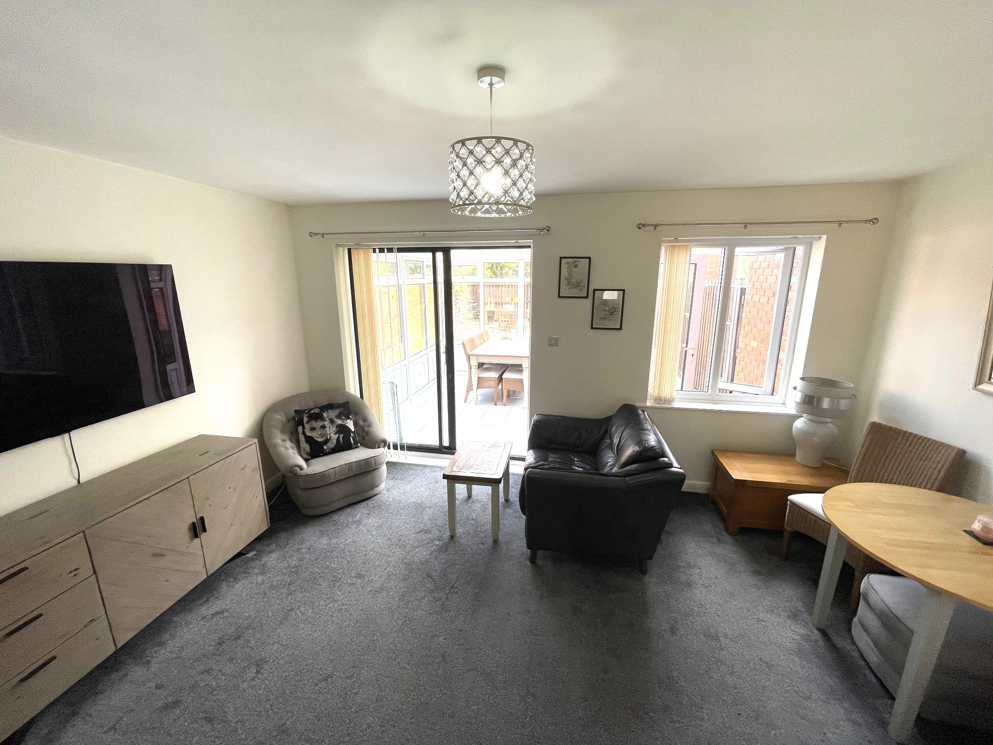 2 bedroom end terraced house For Sale in Manchester - Photograph 5.