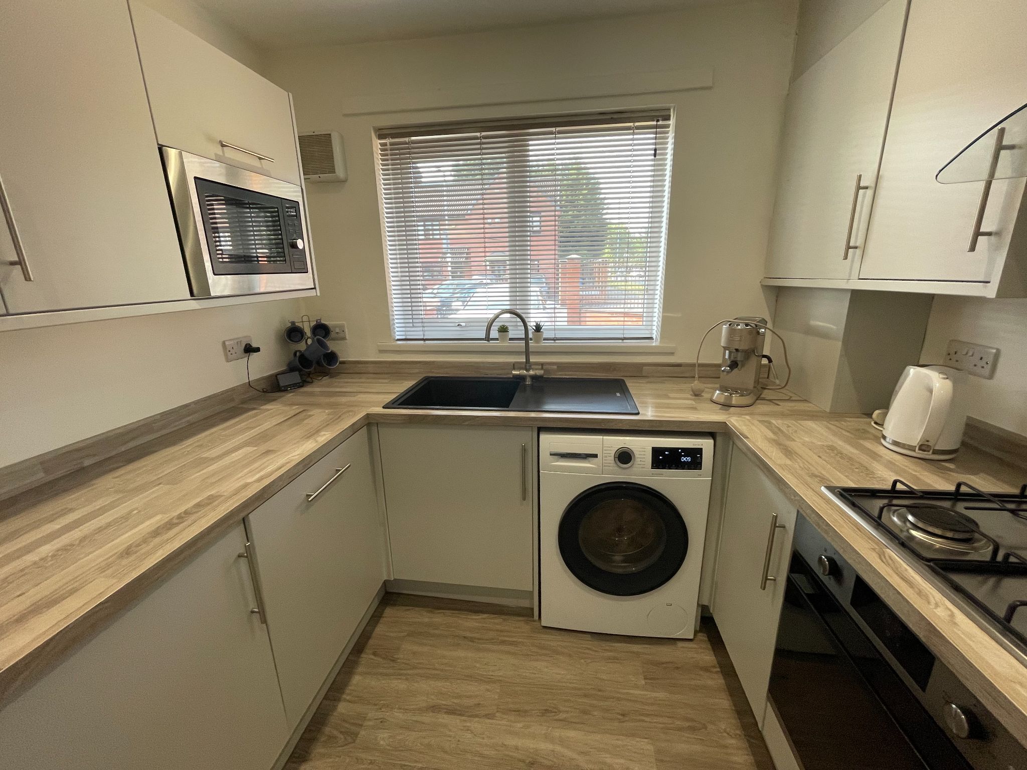 2 bedroom end terraced house For Sale in Manchester - Photograph 7.