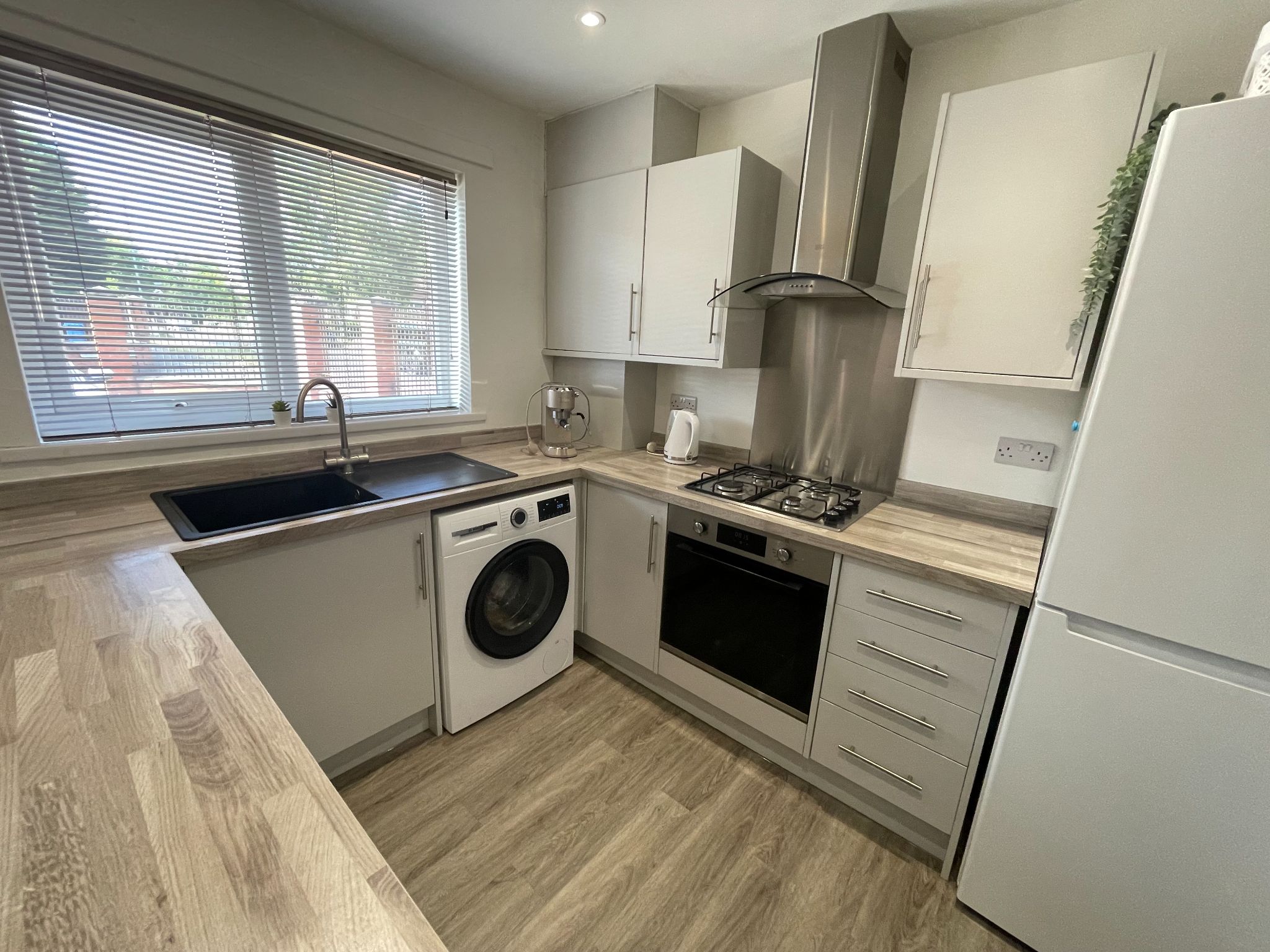 2 bedroom end terraced house For Sale in Manchester - Photograph 6.