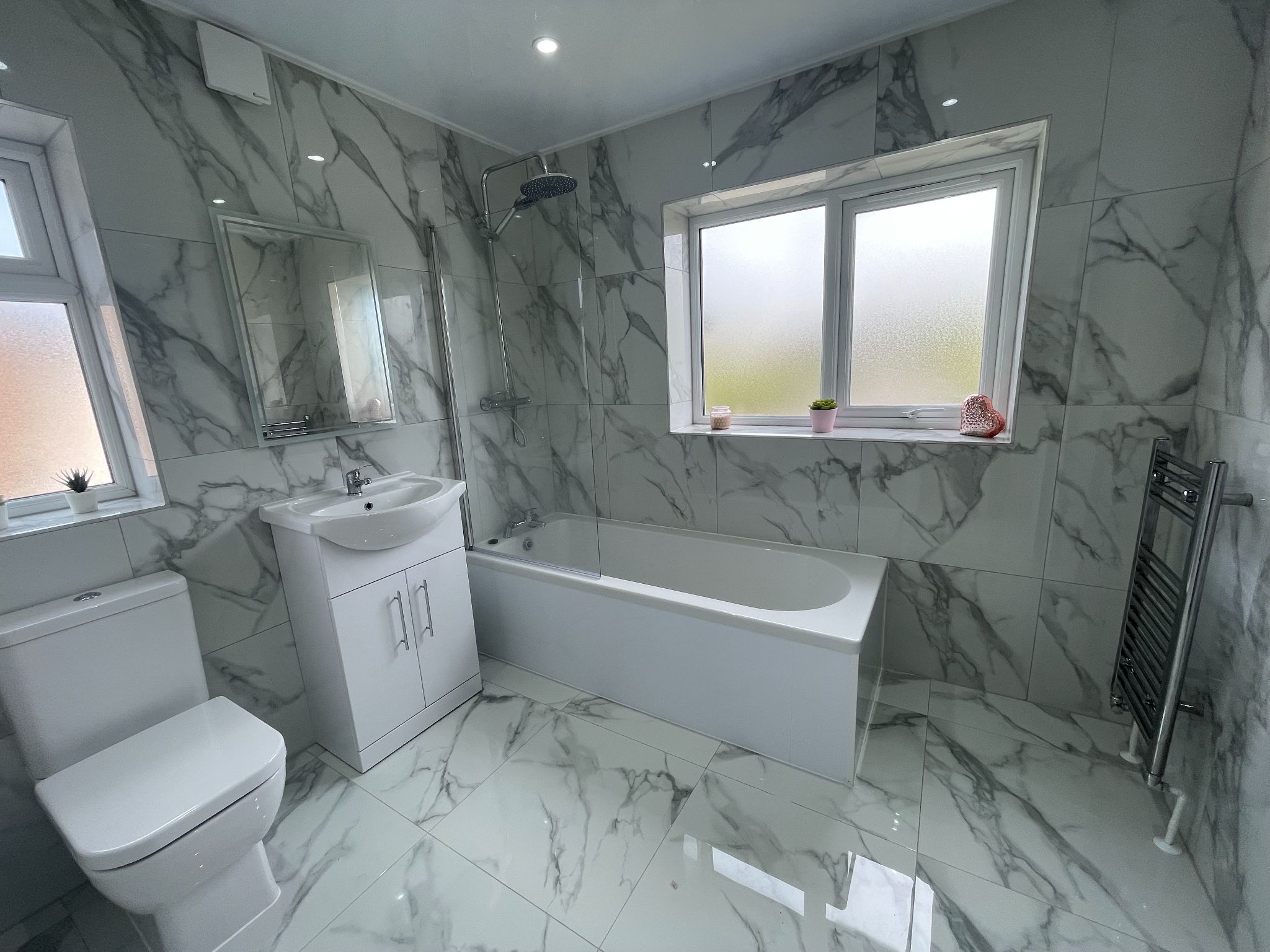 3 bedroom semi-detached house For Sale in Manchester - Photograph 33.
