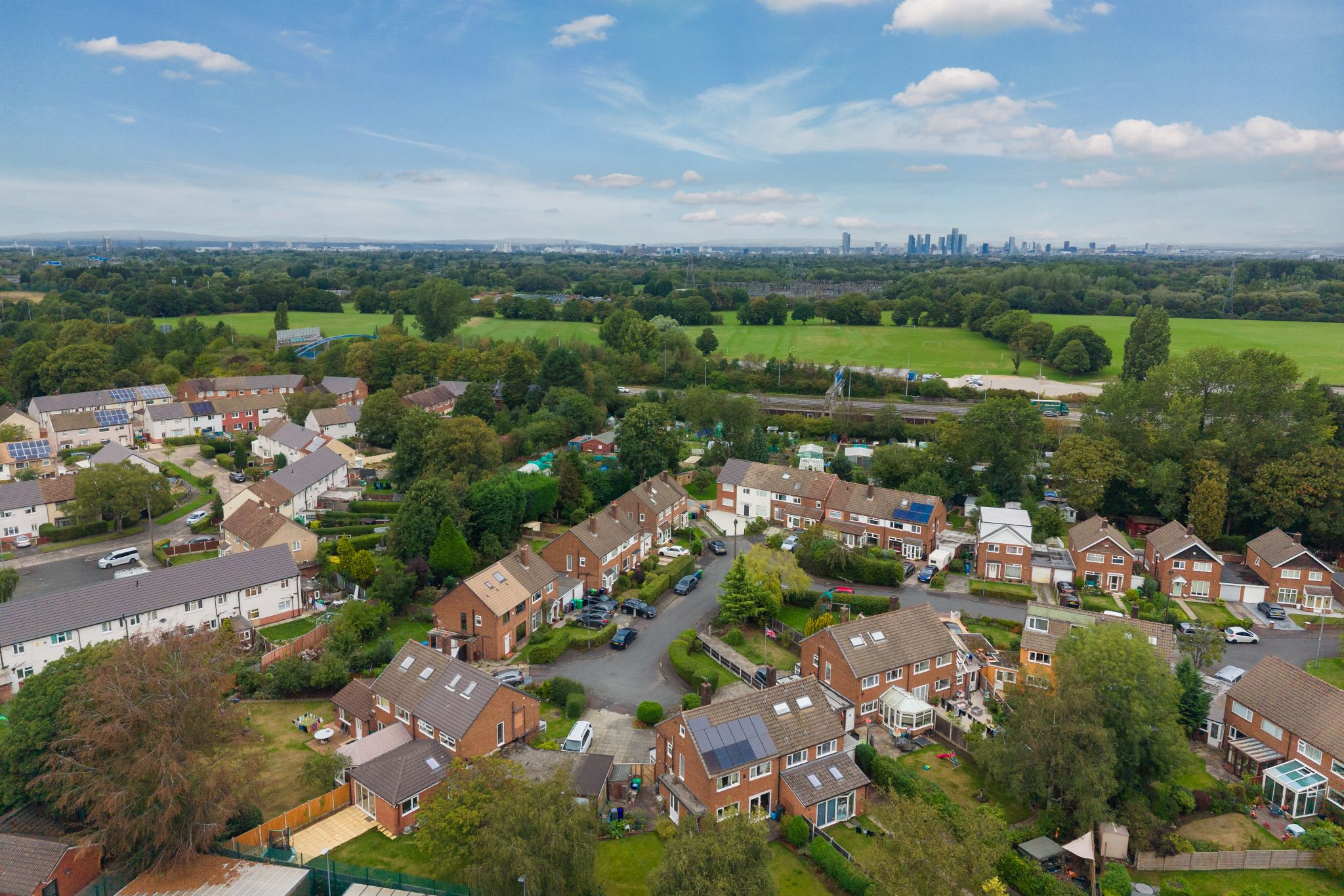 3 bedroom semi-detached house For Sale in Manchester - Photograph 31.