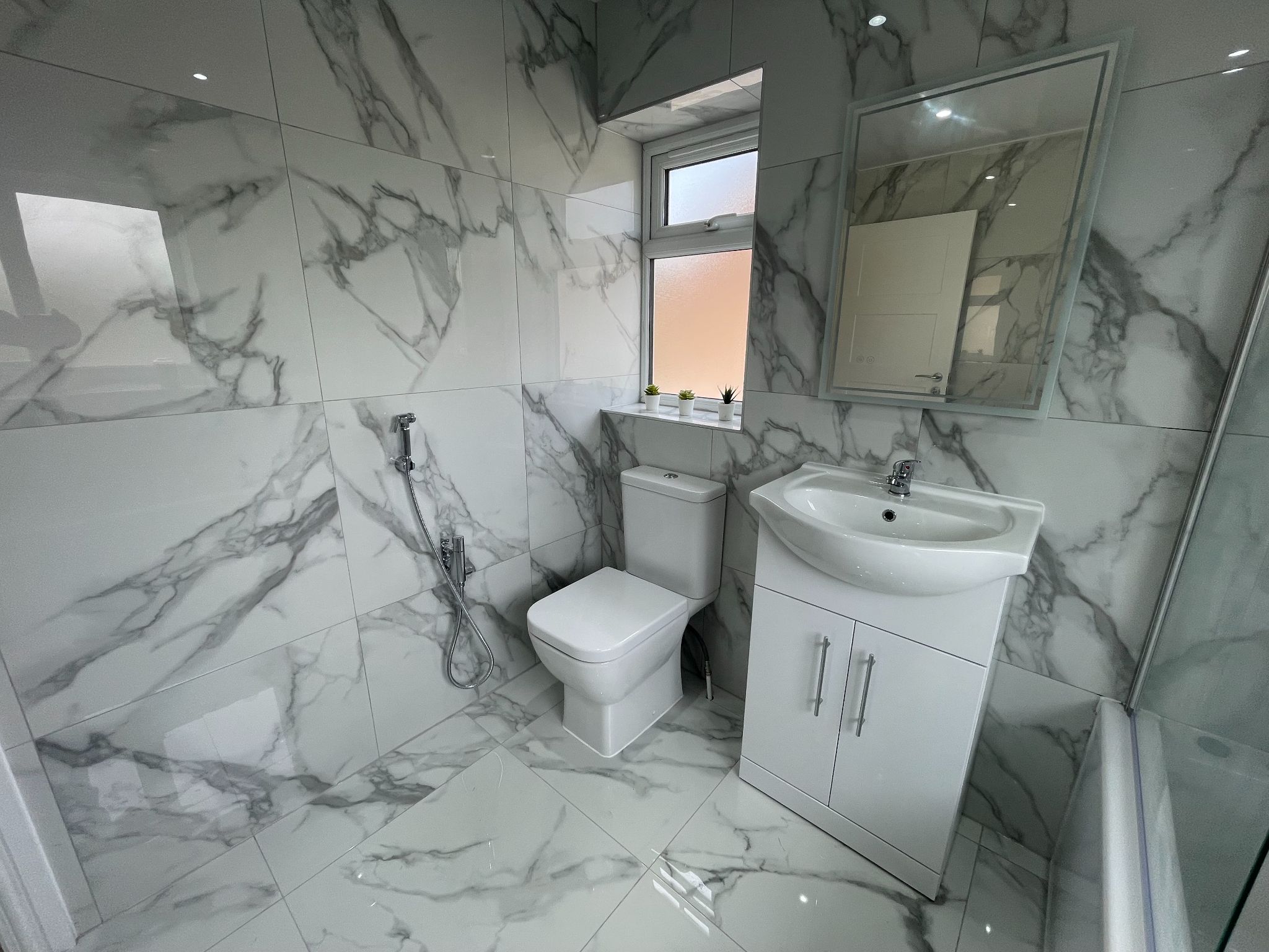 3 bedroom semi-detached house For Sale in Manchester - Photograph 34.