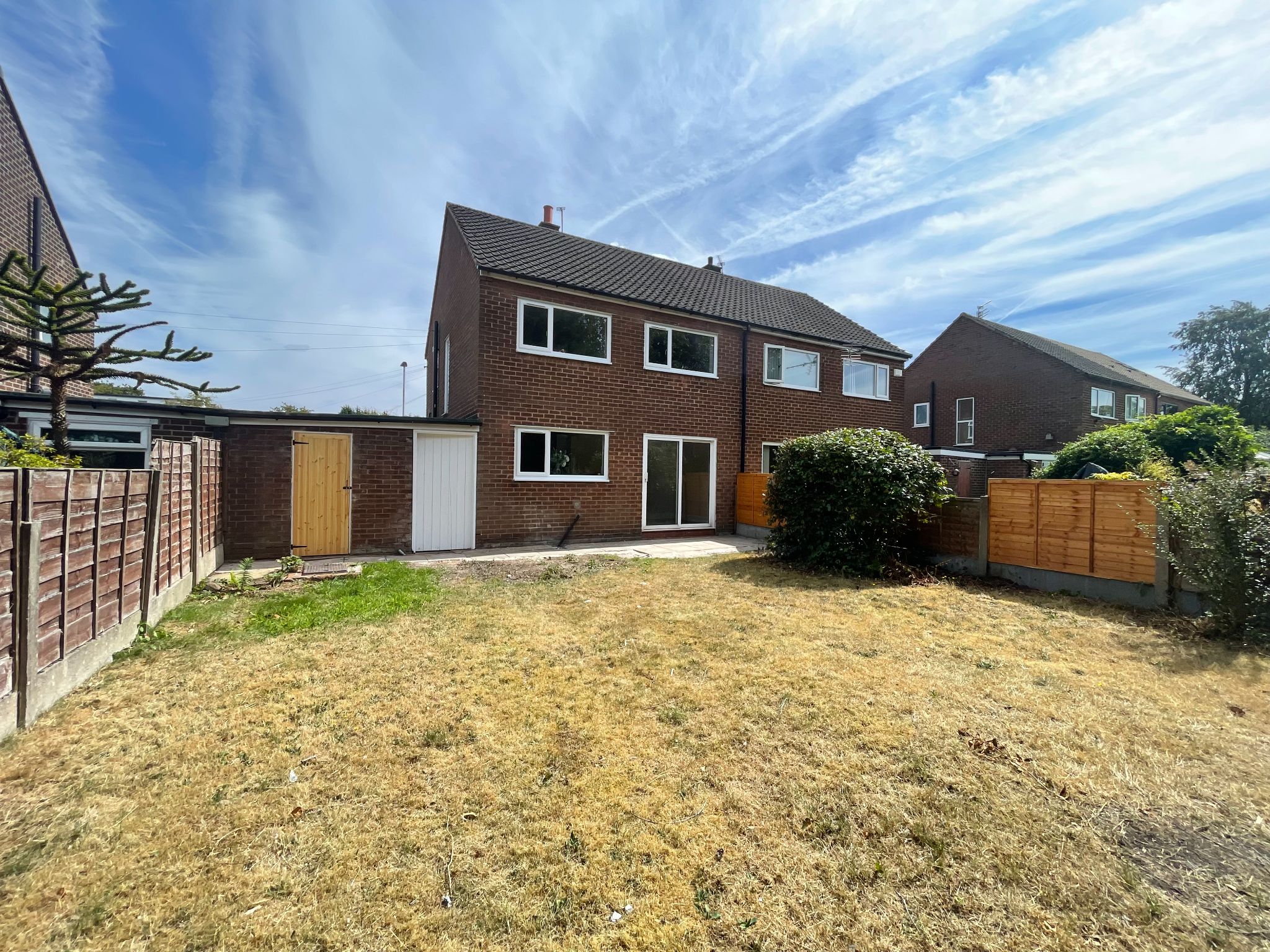 3 bedroom semi-detached house For Sale in Manchester - Photograph 37.