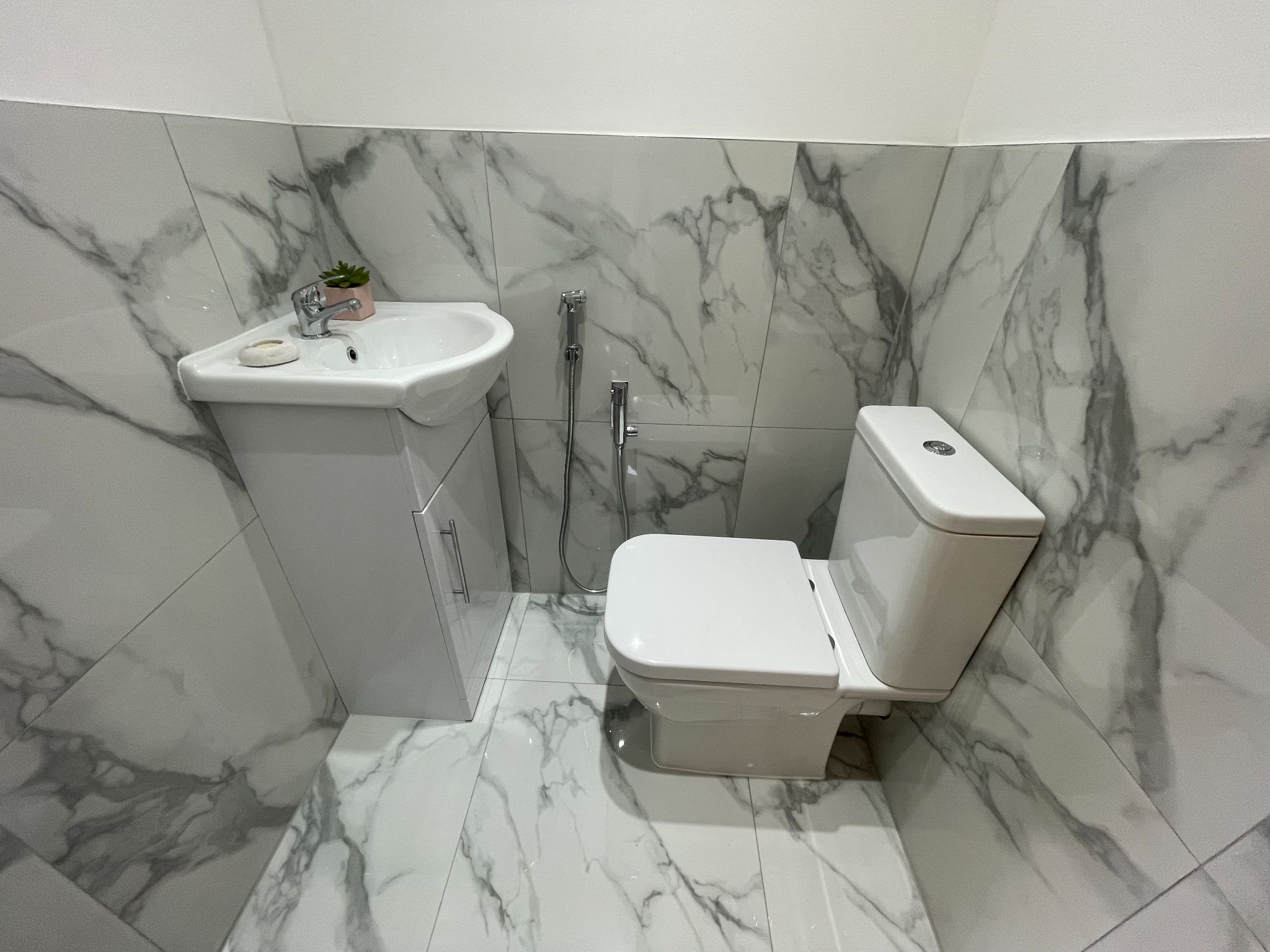 3 bedroom semi-detached house For Sale in Manchester - Photograph 10.