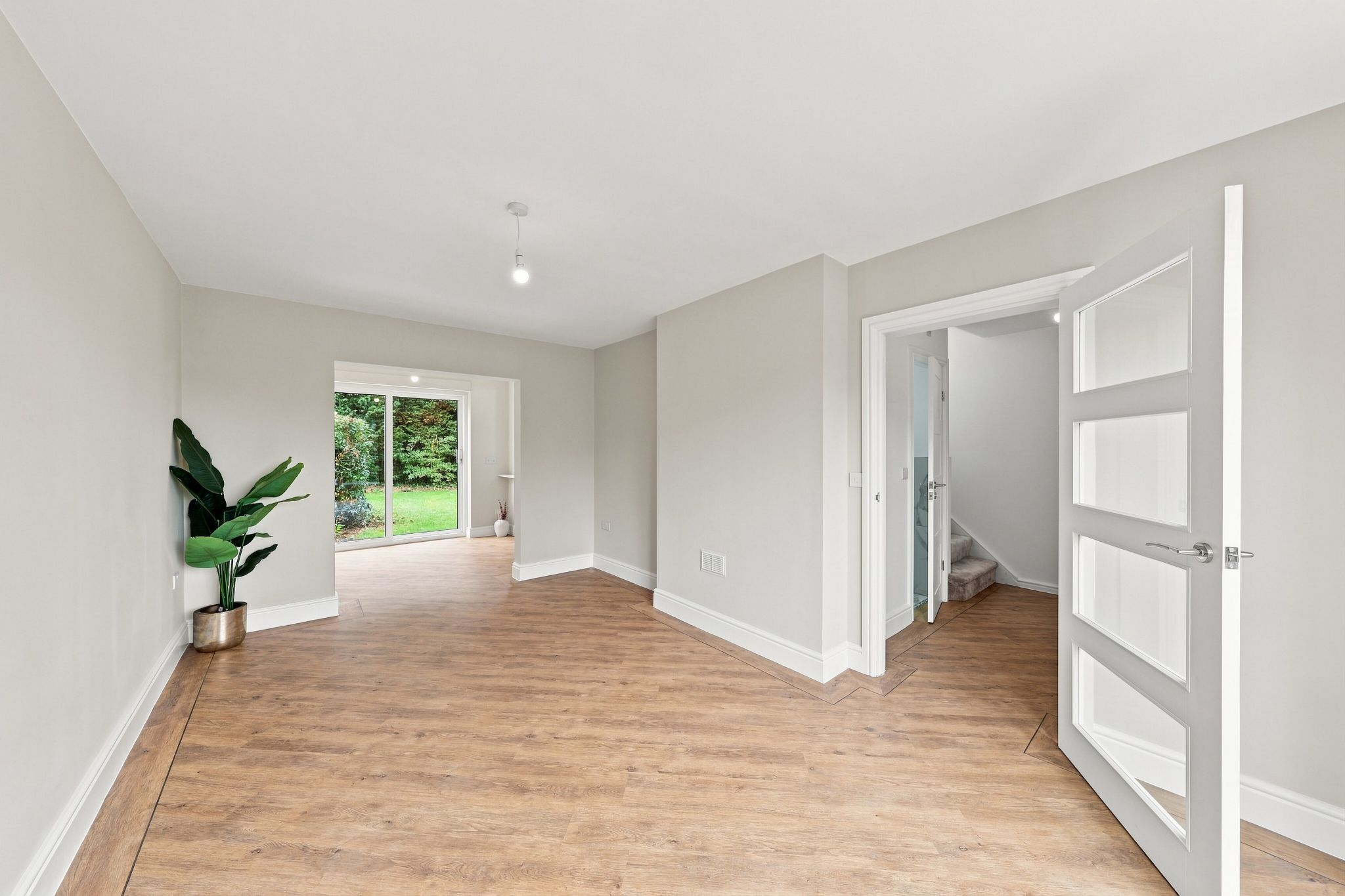 3 bedroom semi-detached house For Sale in Manchester - Photograph 3.