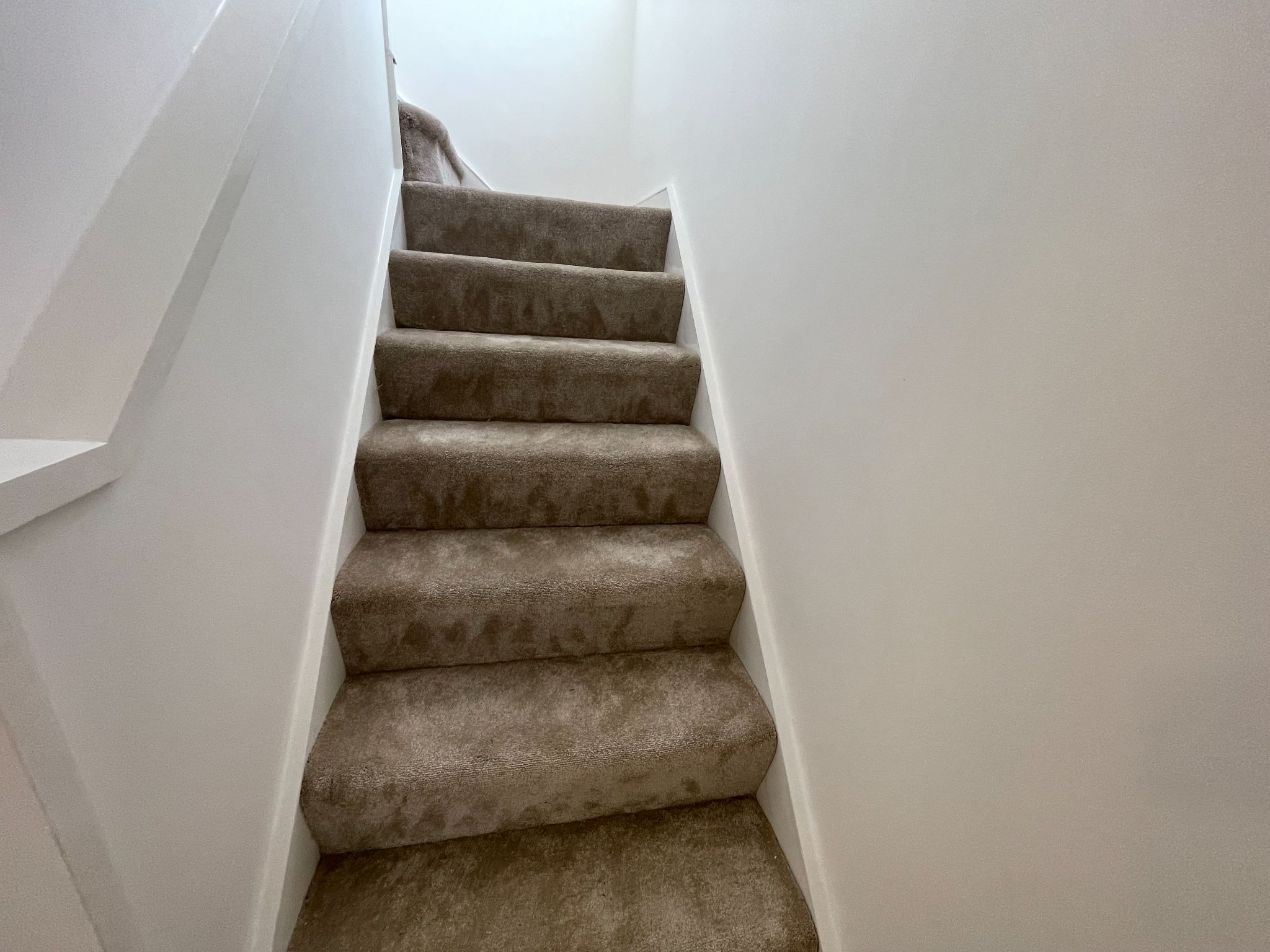 3 bedroom semi-detached house For Sale in Manchester - Photograph 17.