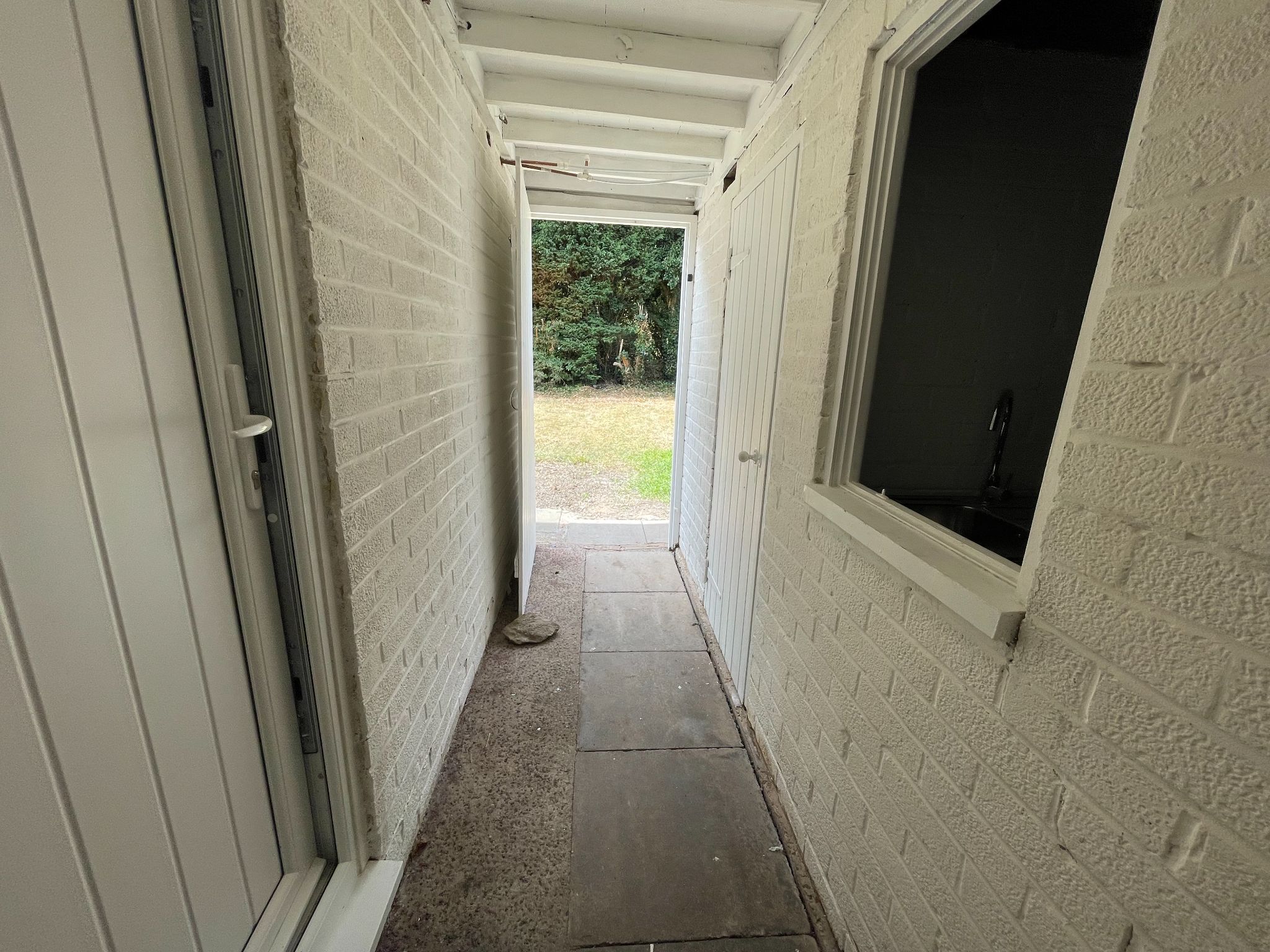 3 bedroom semi-detached house For Sale in Manchester - Photograph 35.