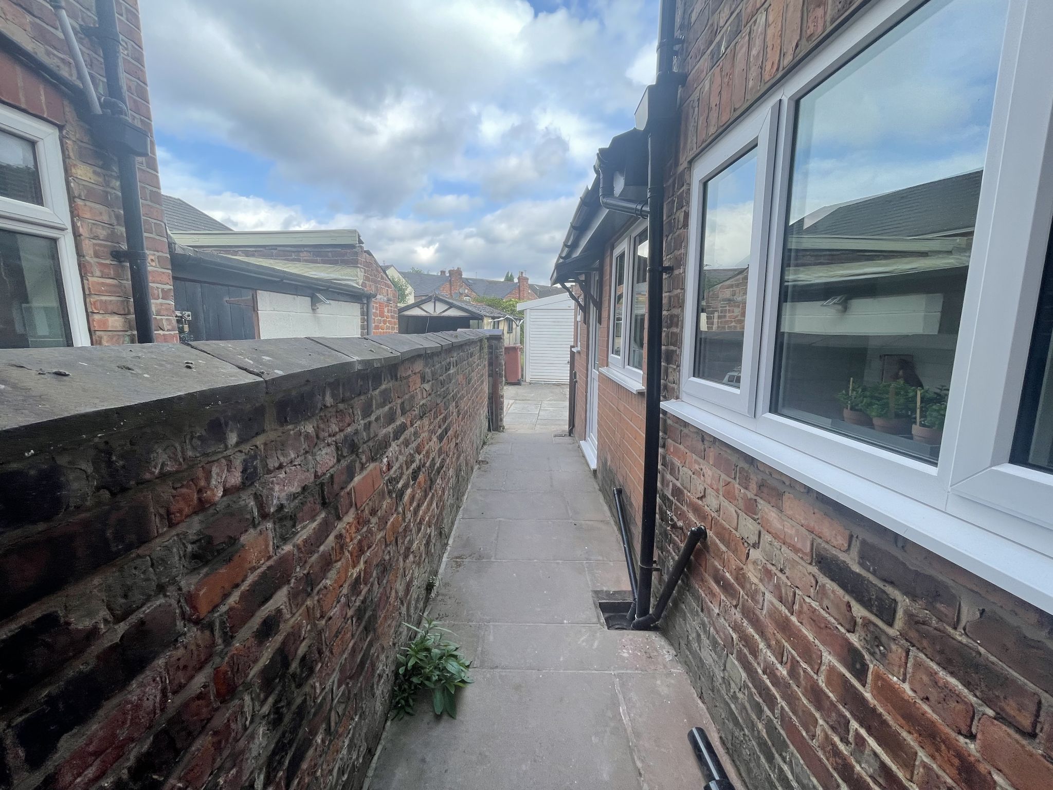 2 bedroom mid terraced house For Sale in Manchester - Photograph 31.