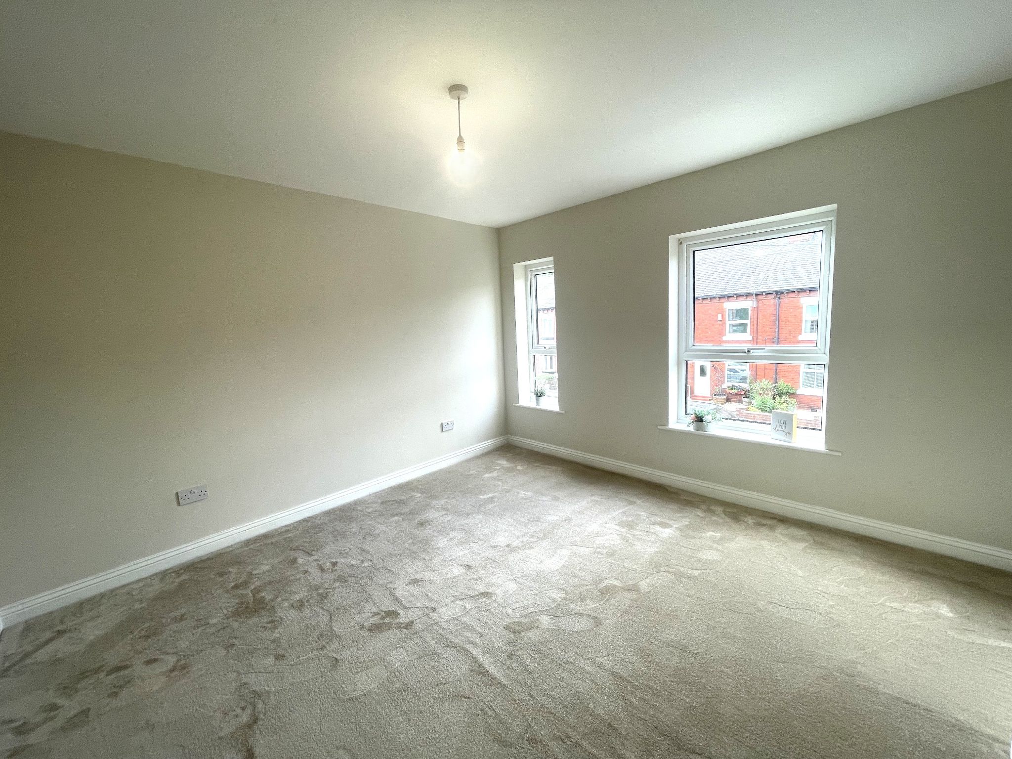 2 bedroom mid terraced house For Sale in Manchester - Photograph 18.