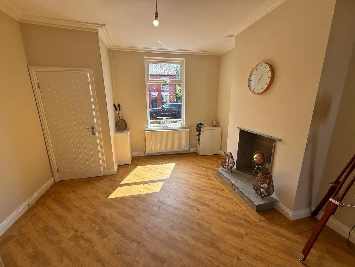 2 bedroom mid terraced house For Sale in Manchester - Photograph 6.