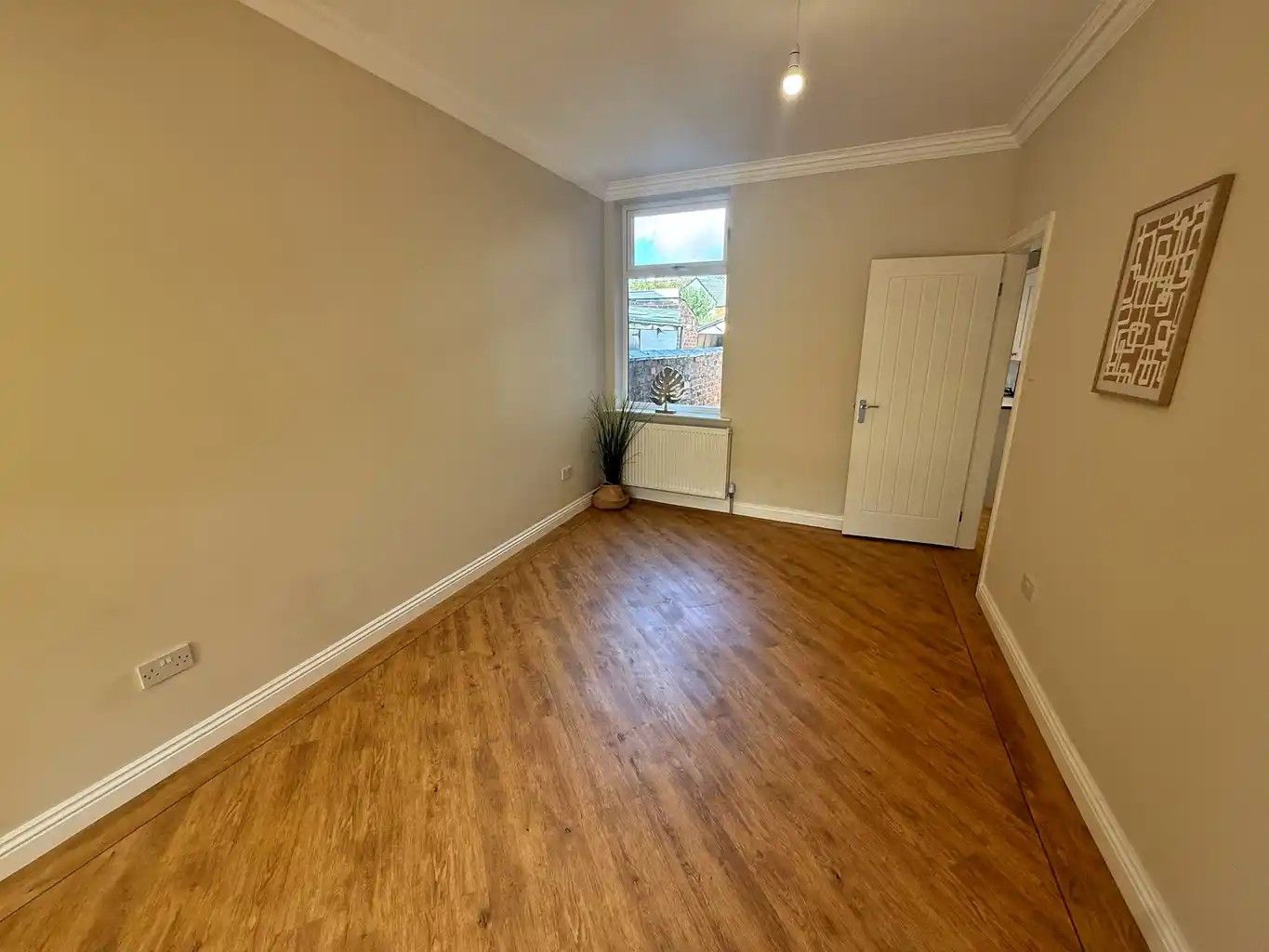 2 bedroom mid terraced house For Sale in Manchester - Photograph 9.