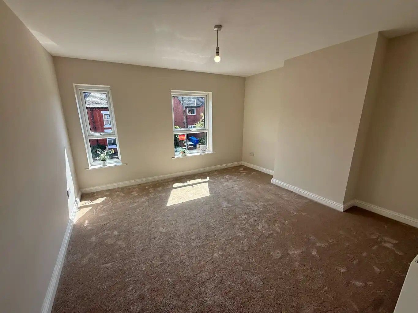 2 bedroom mid terraced house For Sale in Manchester - Photograph 15.