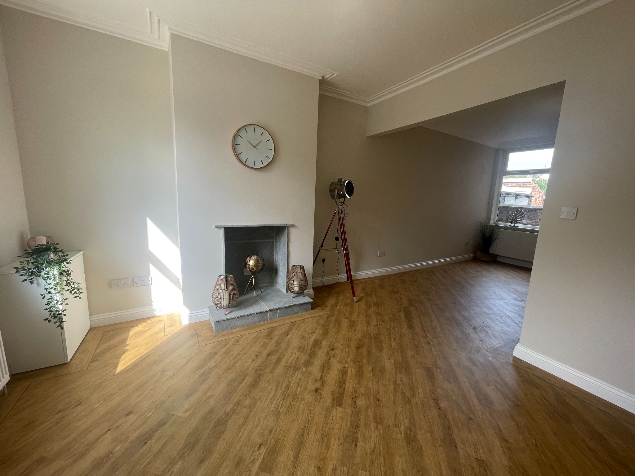 2 bedroom mid terraced house For Sale in Manchester - Photograph 4.