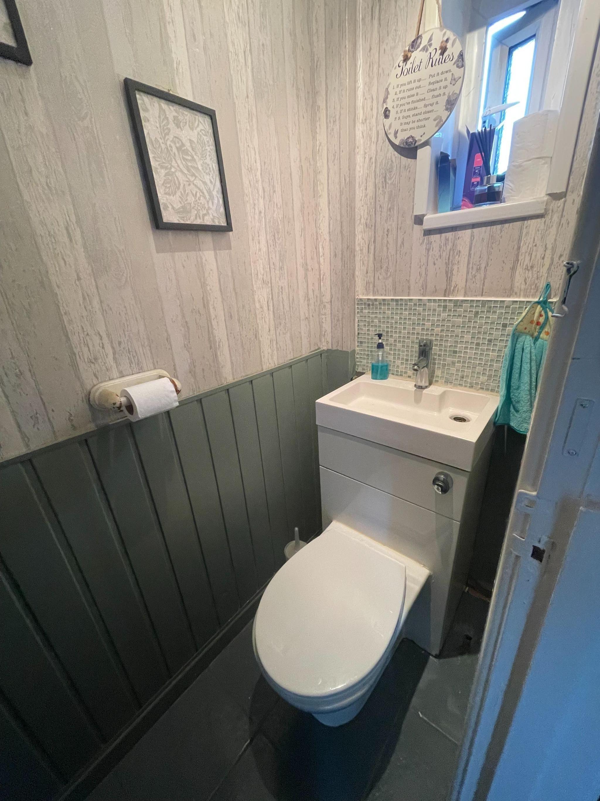 3 bedroom semi-detached house For Sale in Manchester - Photograph 6.