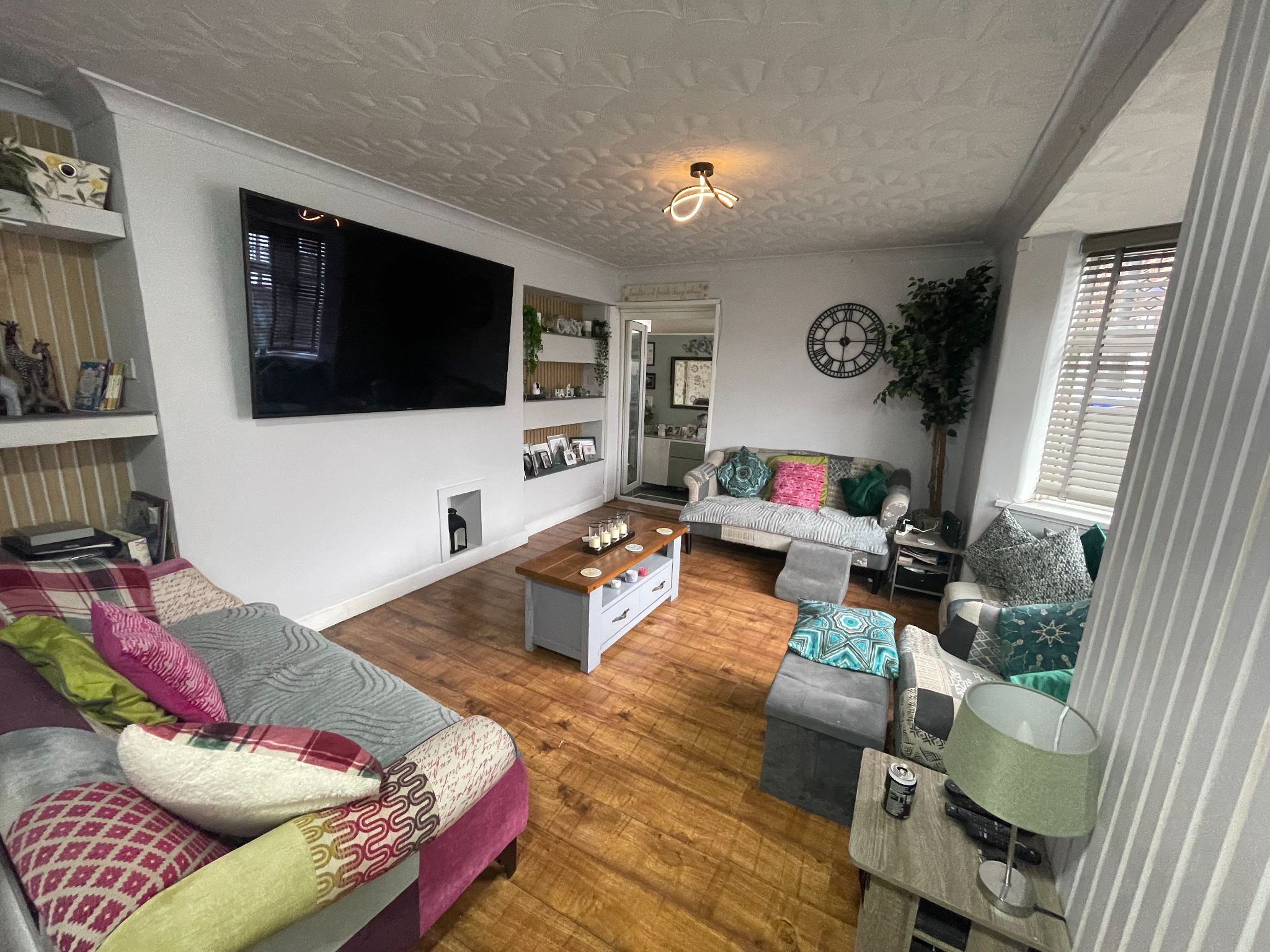 3 bedroom semi-detached house For Sale in Manchester - Photograph 10.