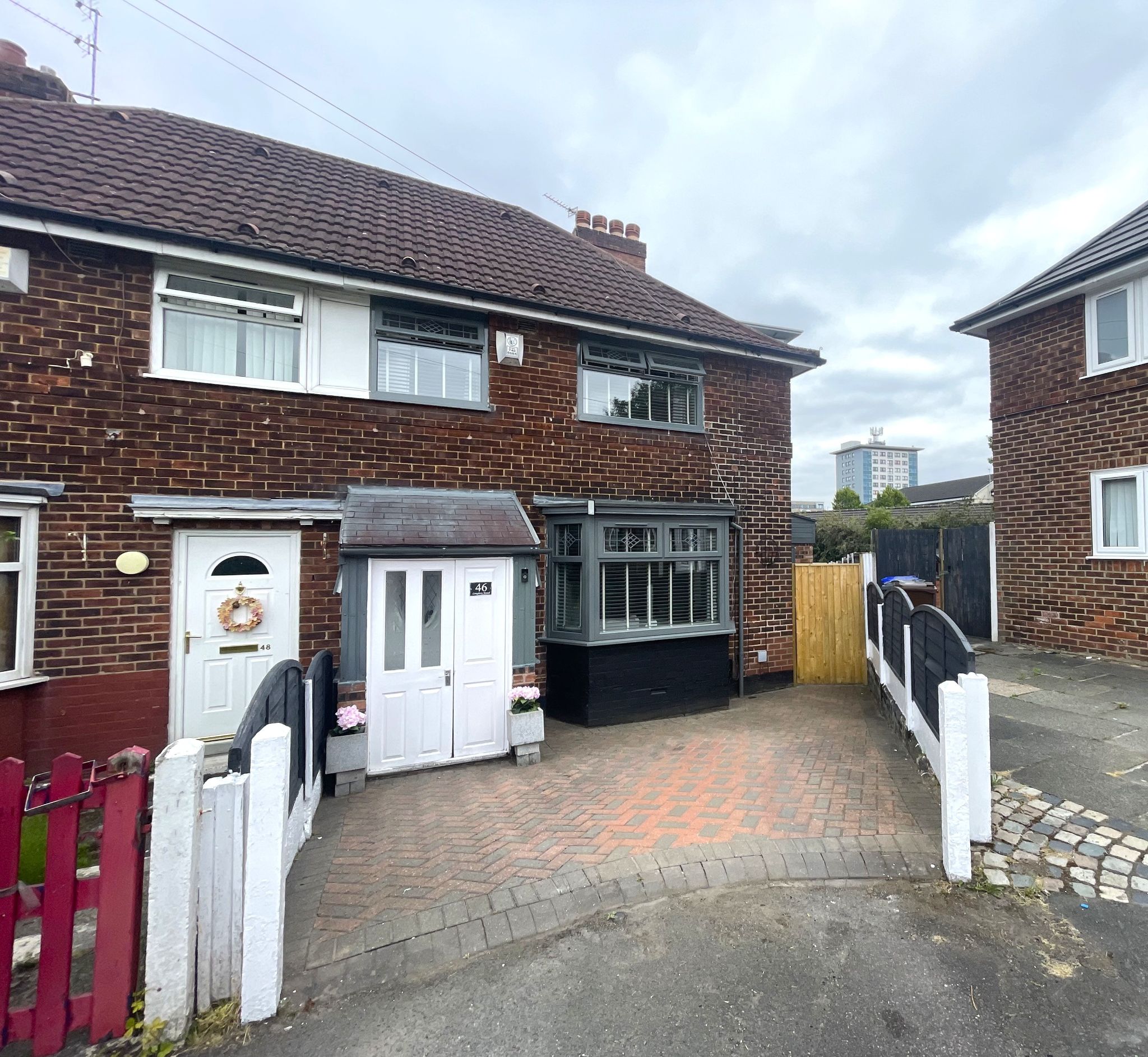 3 bedroom semi-detached house For Sale in Manchester - Property photograph.