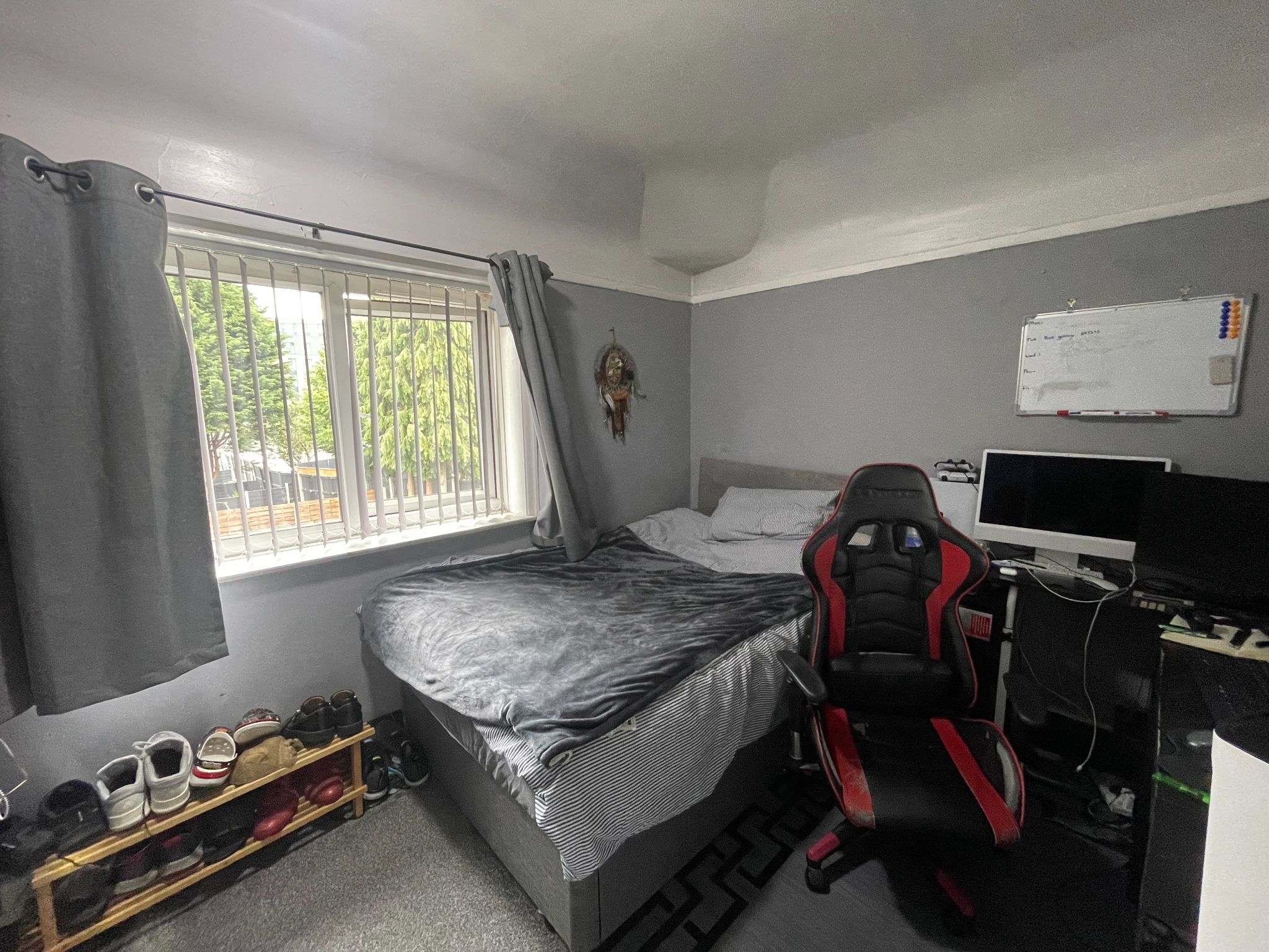3 bedroom semi-detached house For Sale in Manchester - Photograph 13.