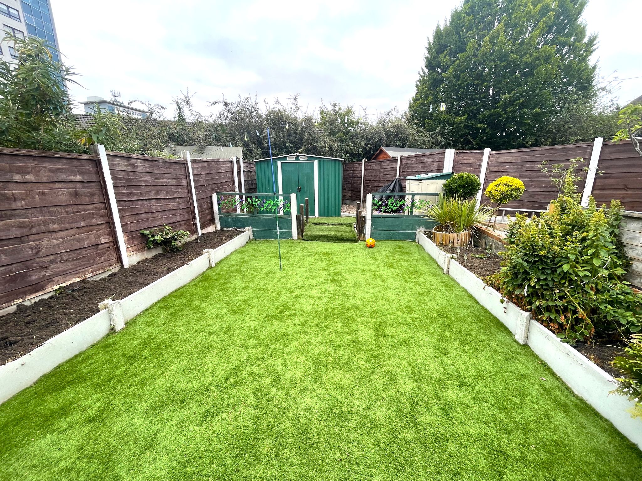 3 bedroom semi-detached house For Sale in Manchester - Photograph 23.