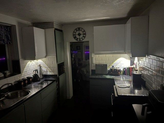 3 bedroom semi-detached house For Sale in Manchester - Photograph 8.
