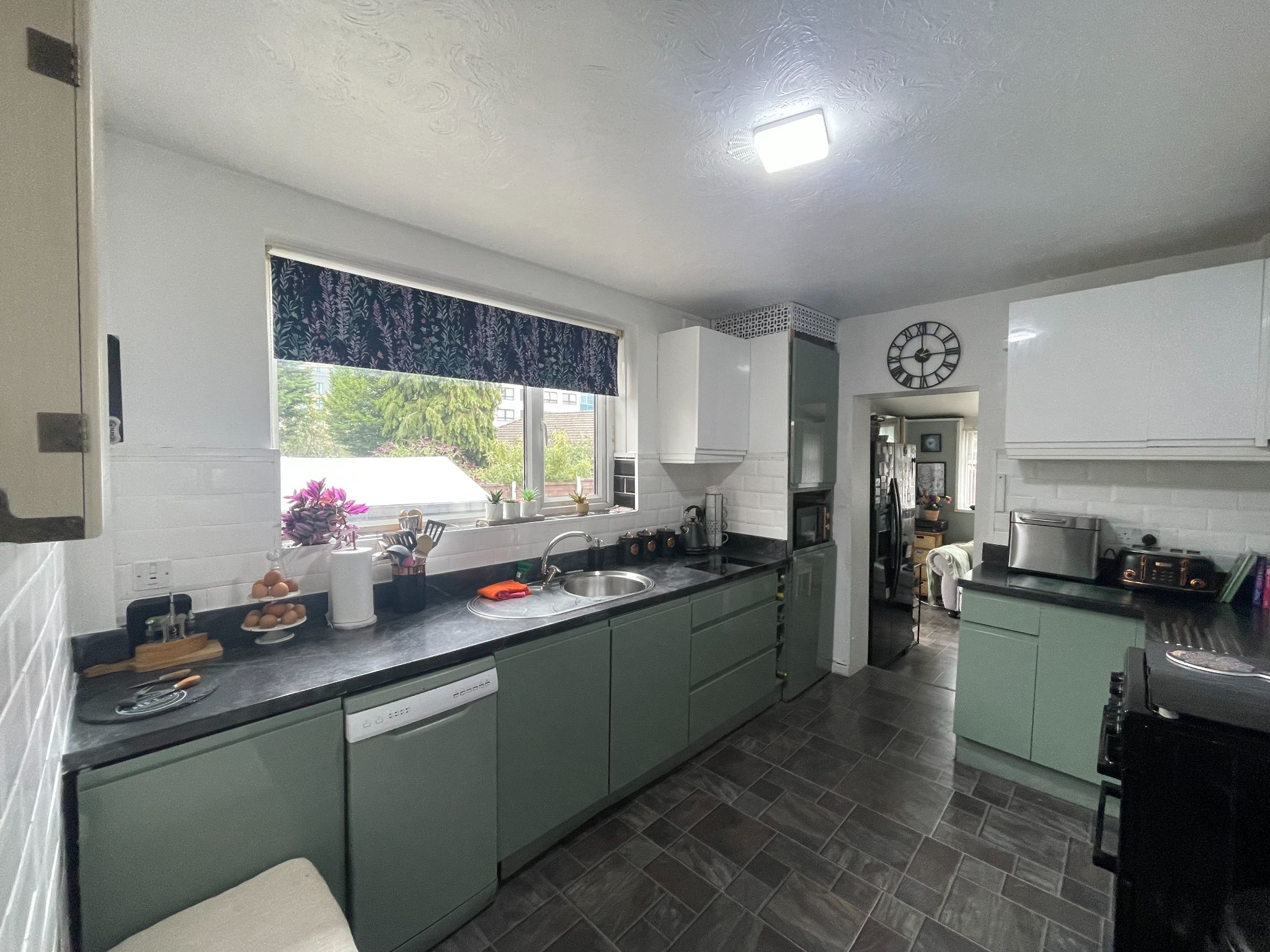 3 bedroom semi-detached house For Sale in Manchester - Photograph 2.