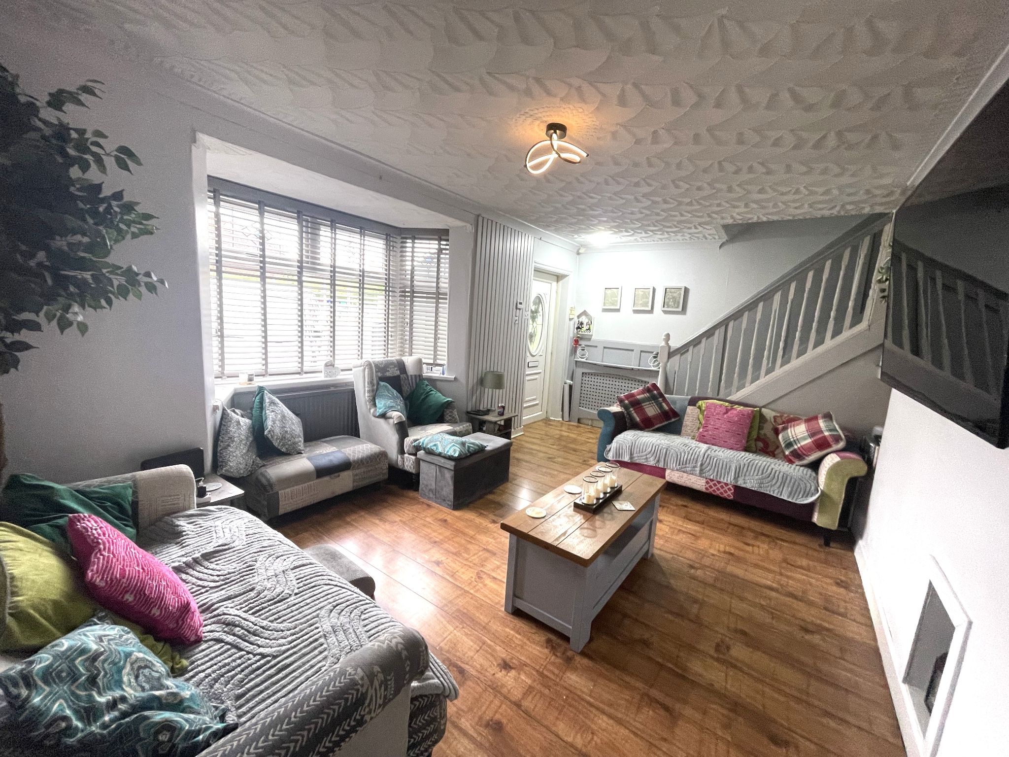 3 bedroom semi-detached house For Sale in Manchester - Property photograph.