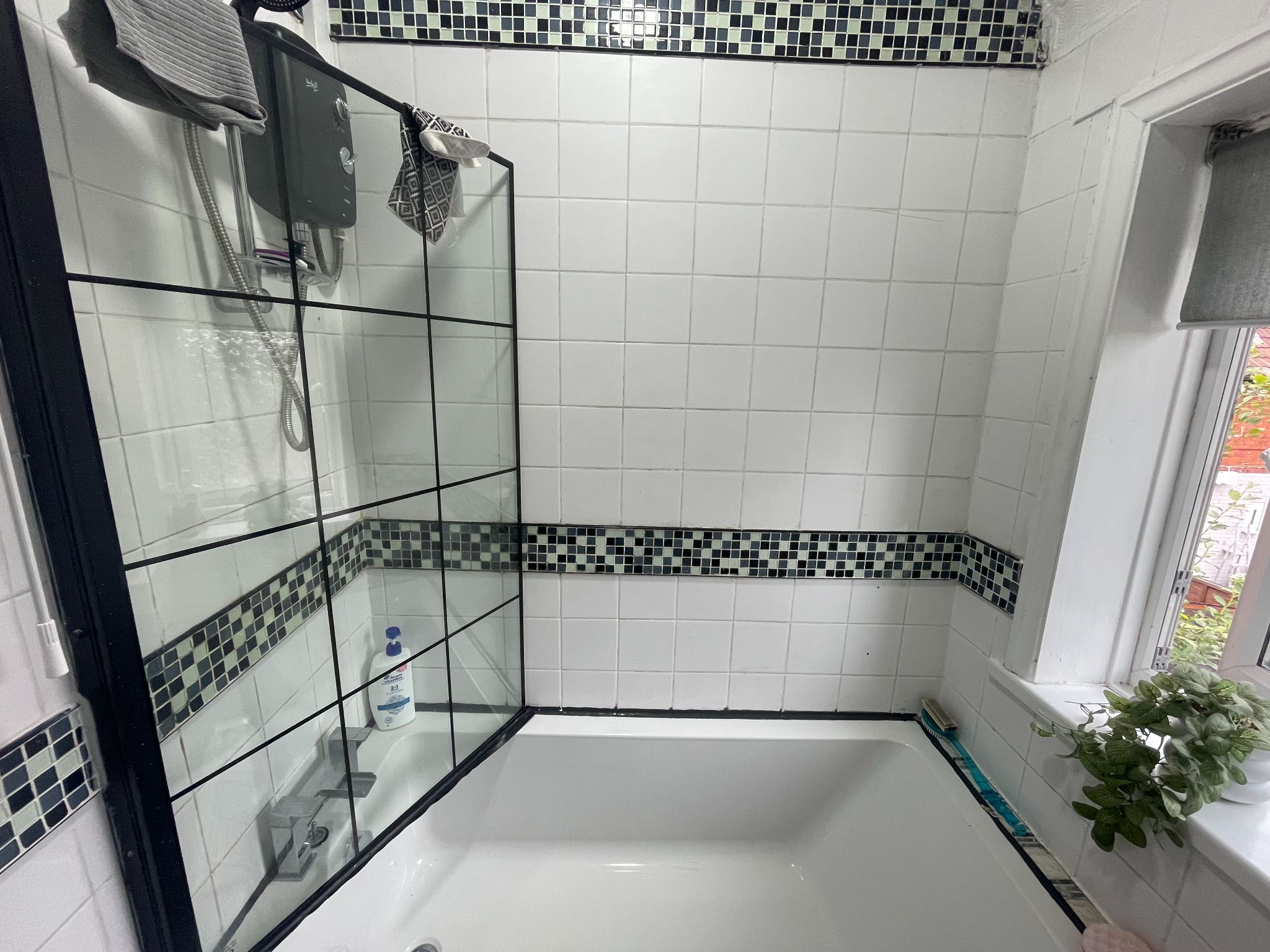 3 bedroom semi-detached house For Sale in Manchester - Photograph 19.