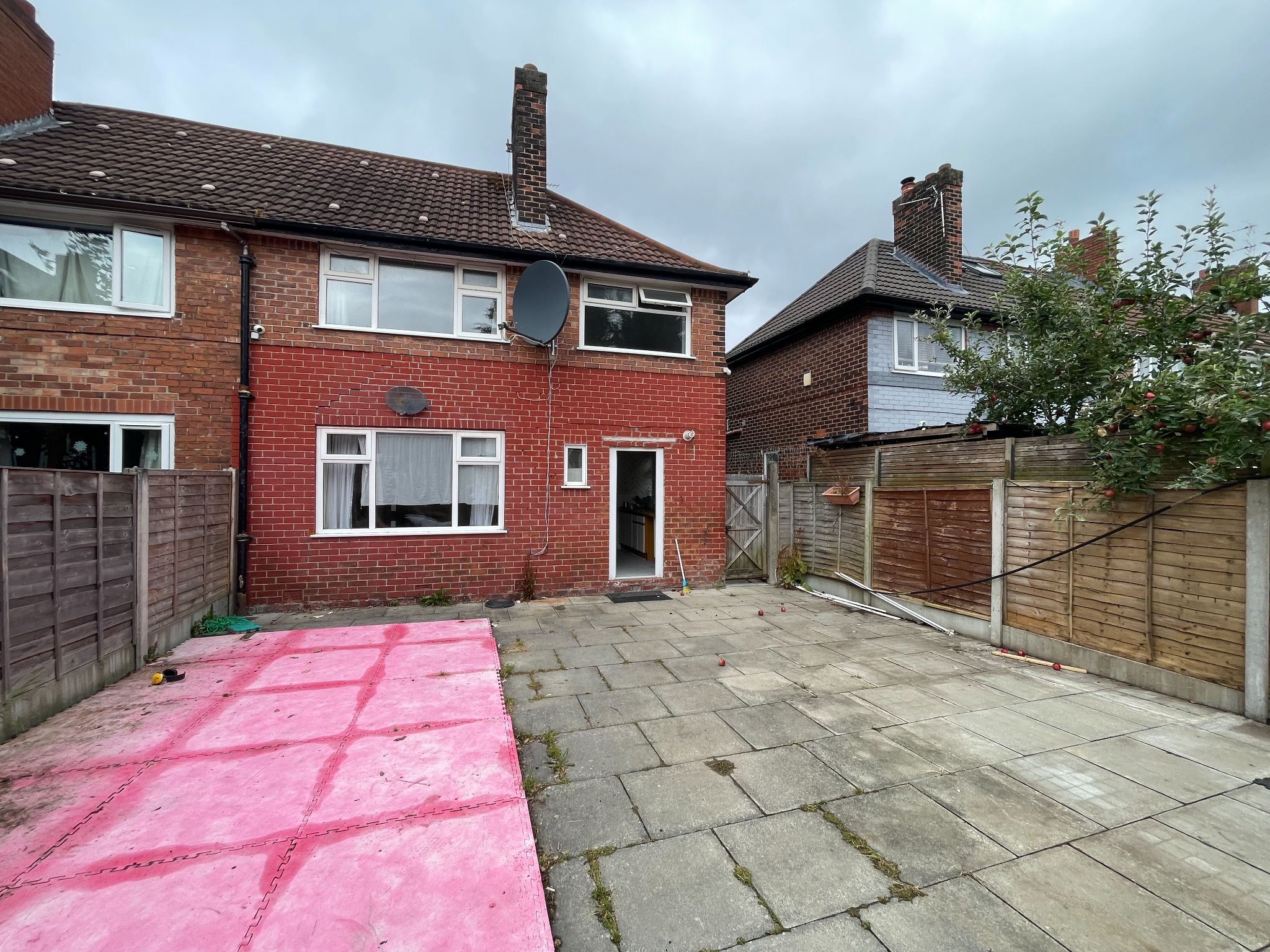 3 bedroom semi-detached house Sale Agreed in Manchester - Photograph 13.
