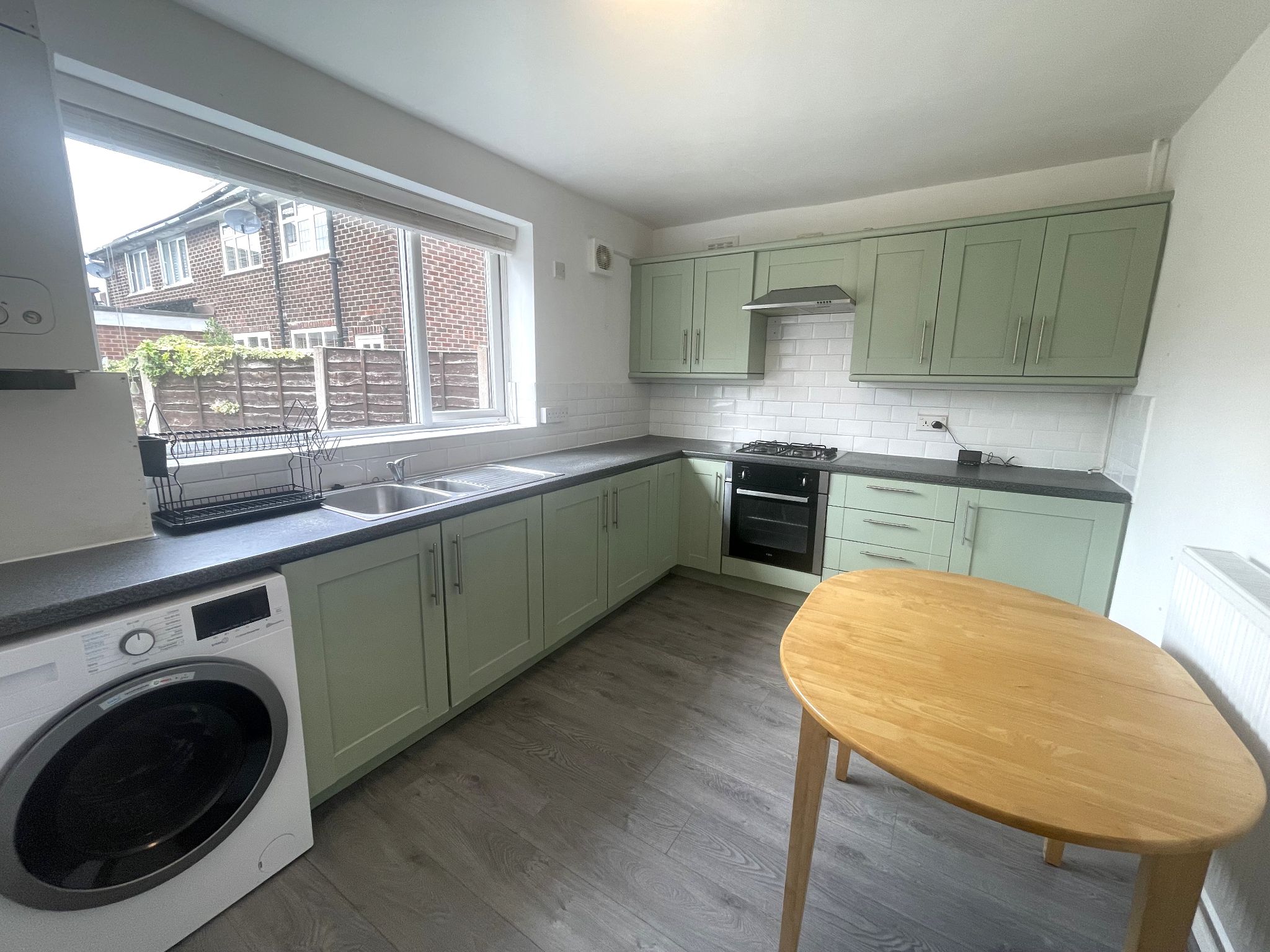 3 bedroom semi-detached house For Sale in Manchester - Photograph 18.
