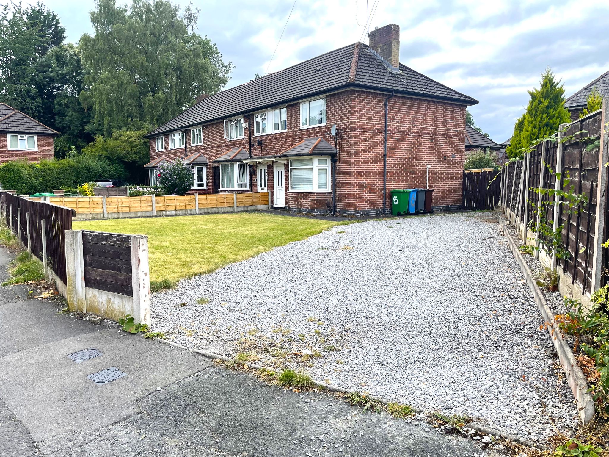 3 bedroom semi-detached house For Sale in Manchester - Property photograph.