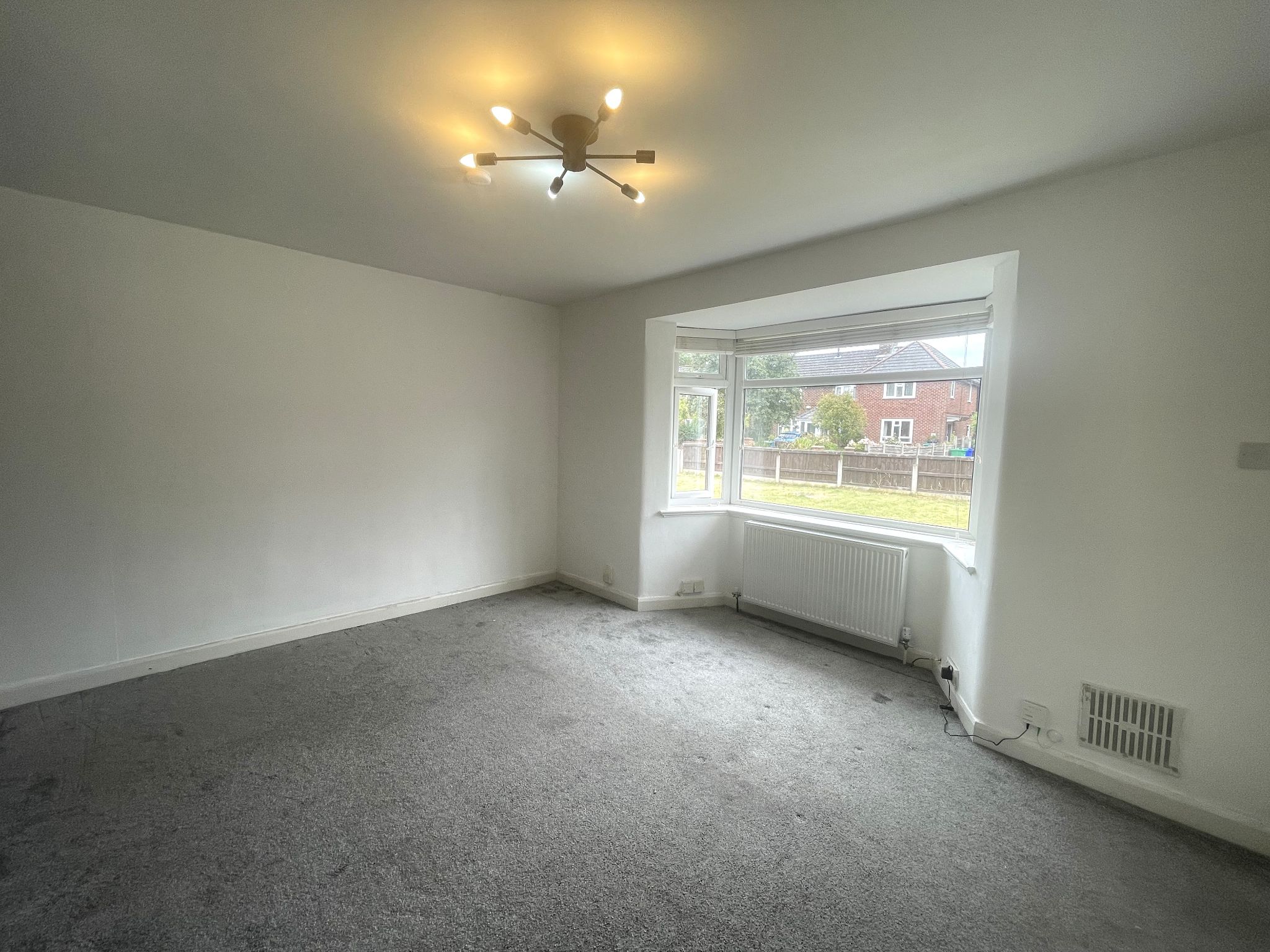 3 bedroom semi-detached house For Sale in Manchester - Photograph 16.