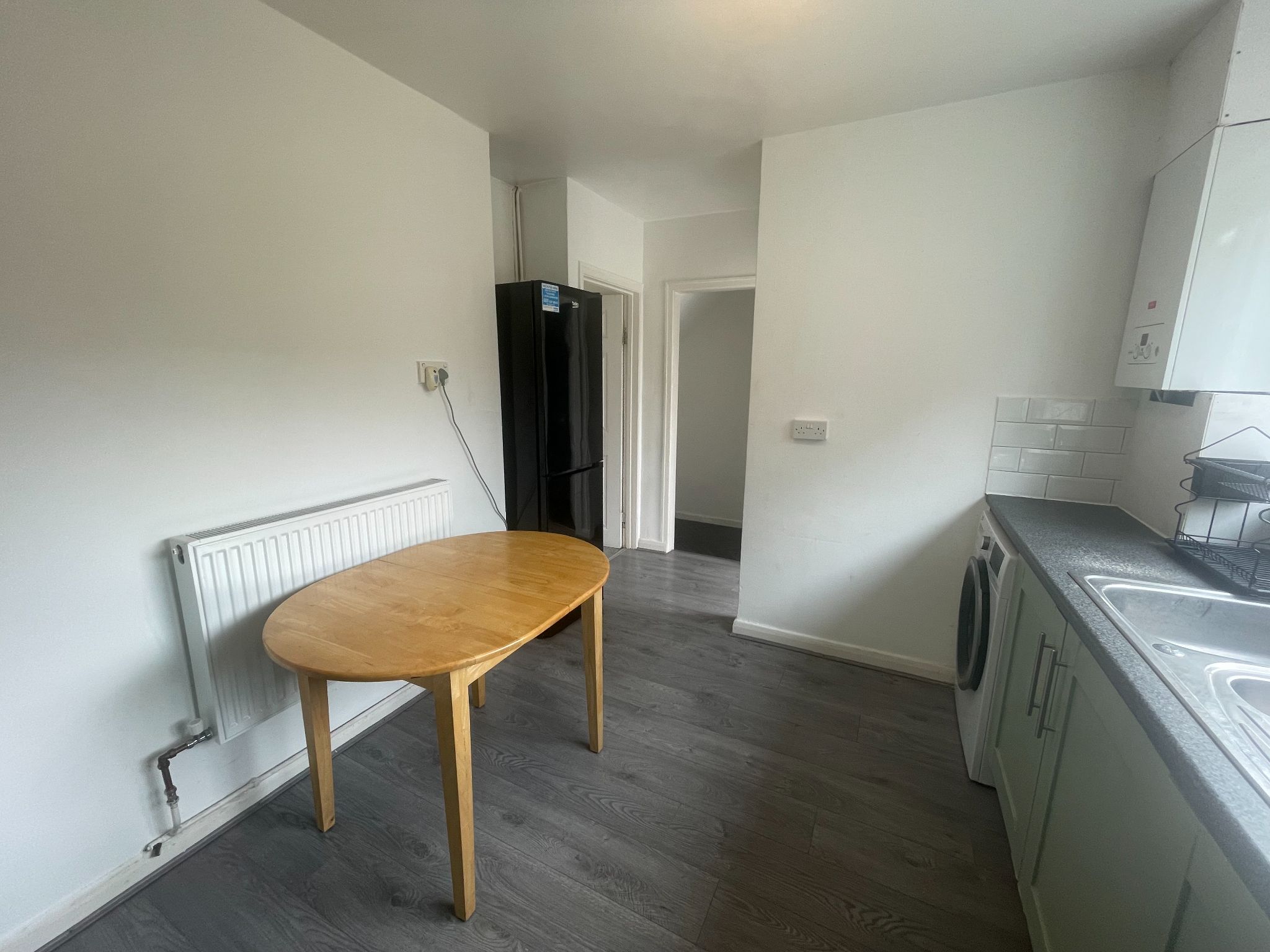 3 bedroom semi-detached house For Sale in Manchester - Photograph 20.