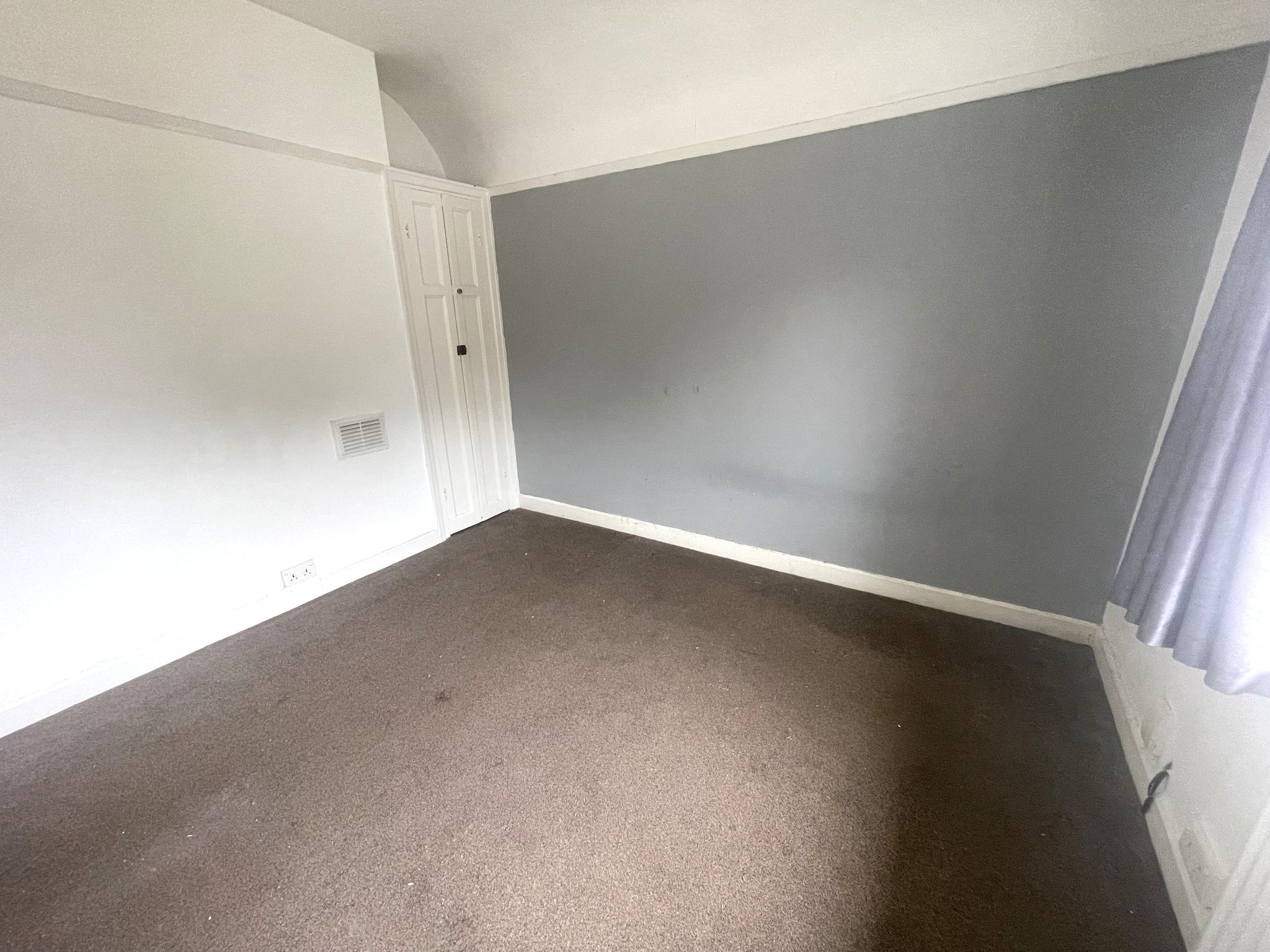 3 bedroom semi-detached house For Sale in Manchester - Photograph 5.