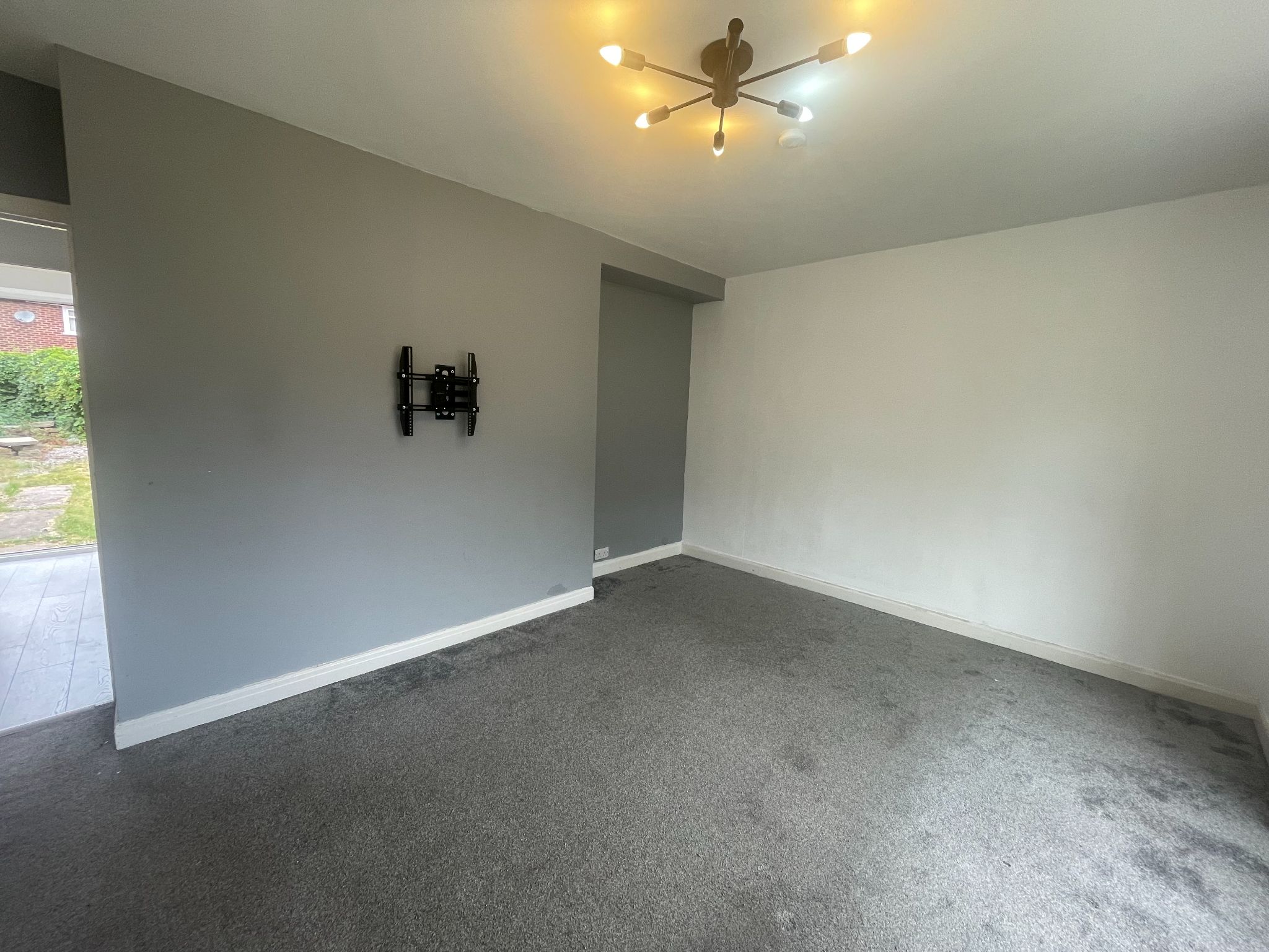 3 bedroom semi-detached house For Sale in Manchester - Property photograph.