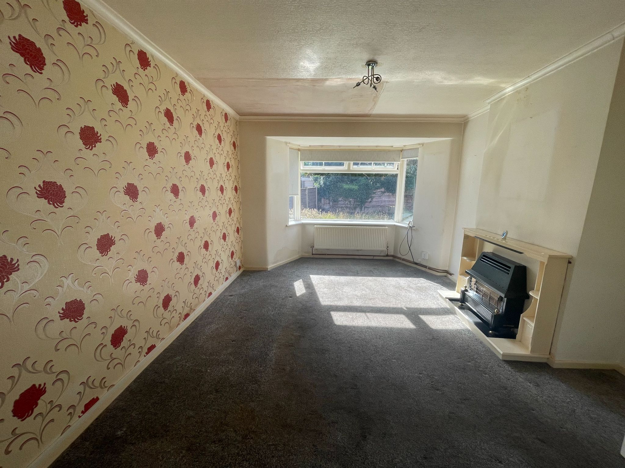 4 bedroom semi-detached house For Sale in Manchester - Photograph 6.