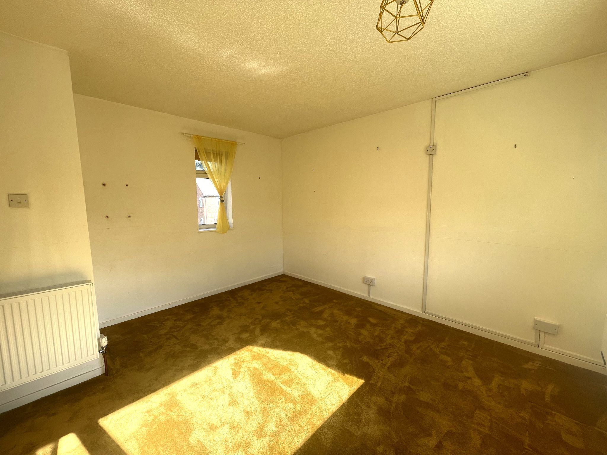4 bedroom semi-detached house For Sale in Manchester - Photograph 21.