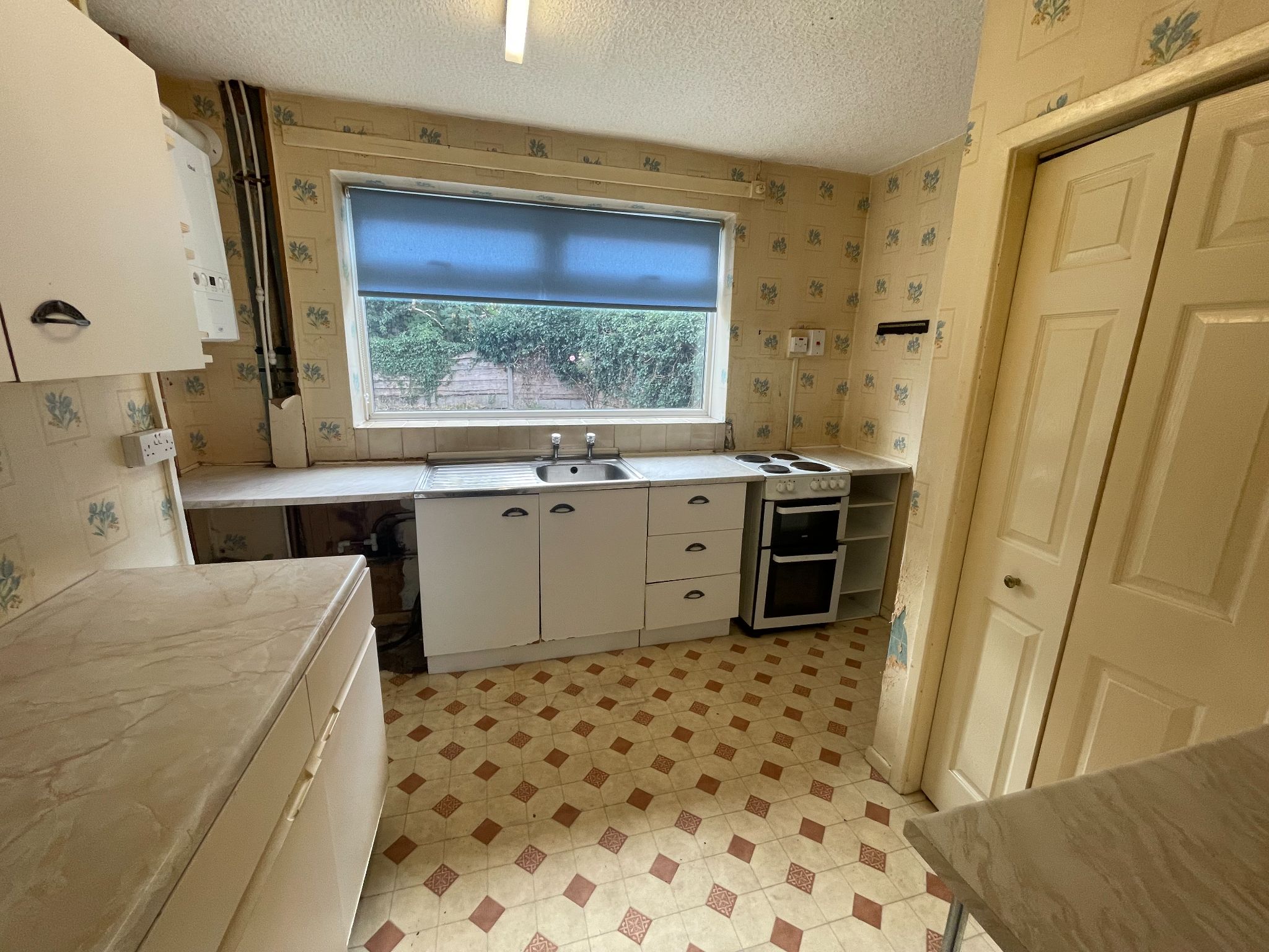 4 bedroom semi-detached house For Sale in Manchester - Photograph 11.