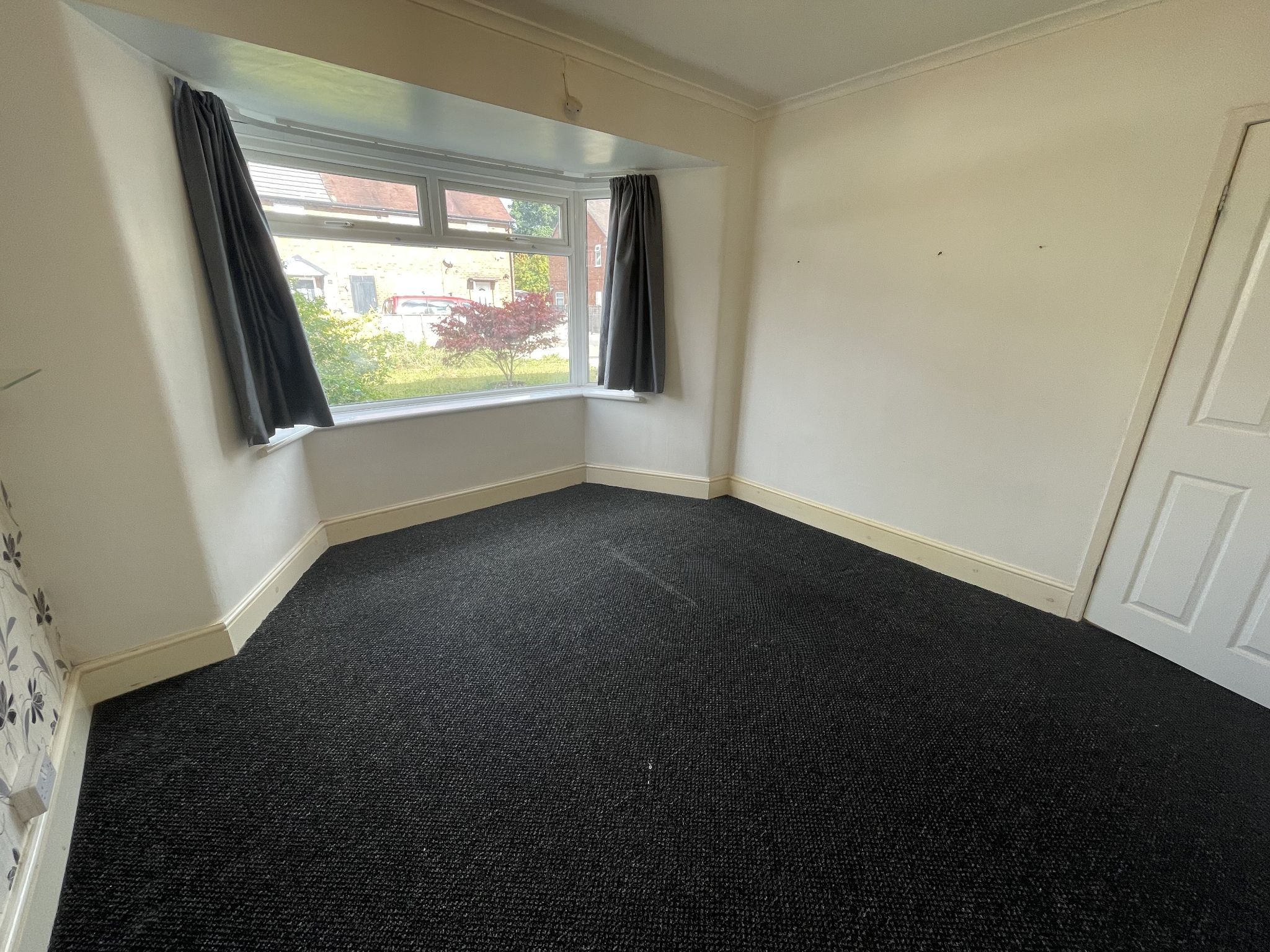 4 bedroom semi-detached house For Sale in Manchester - Photograph 4.