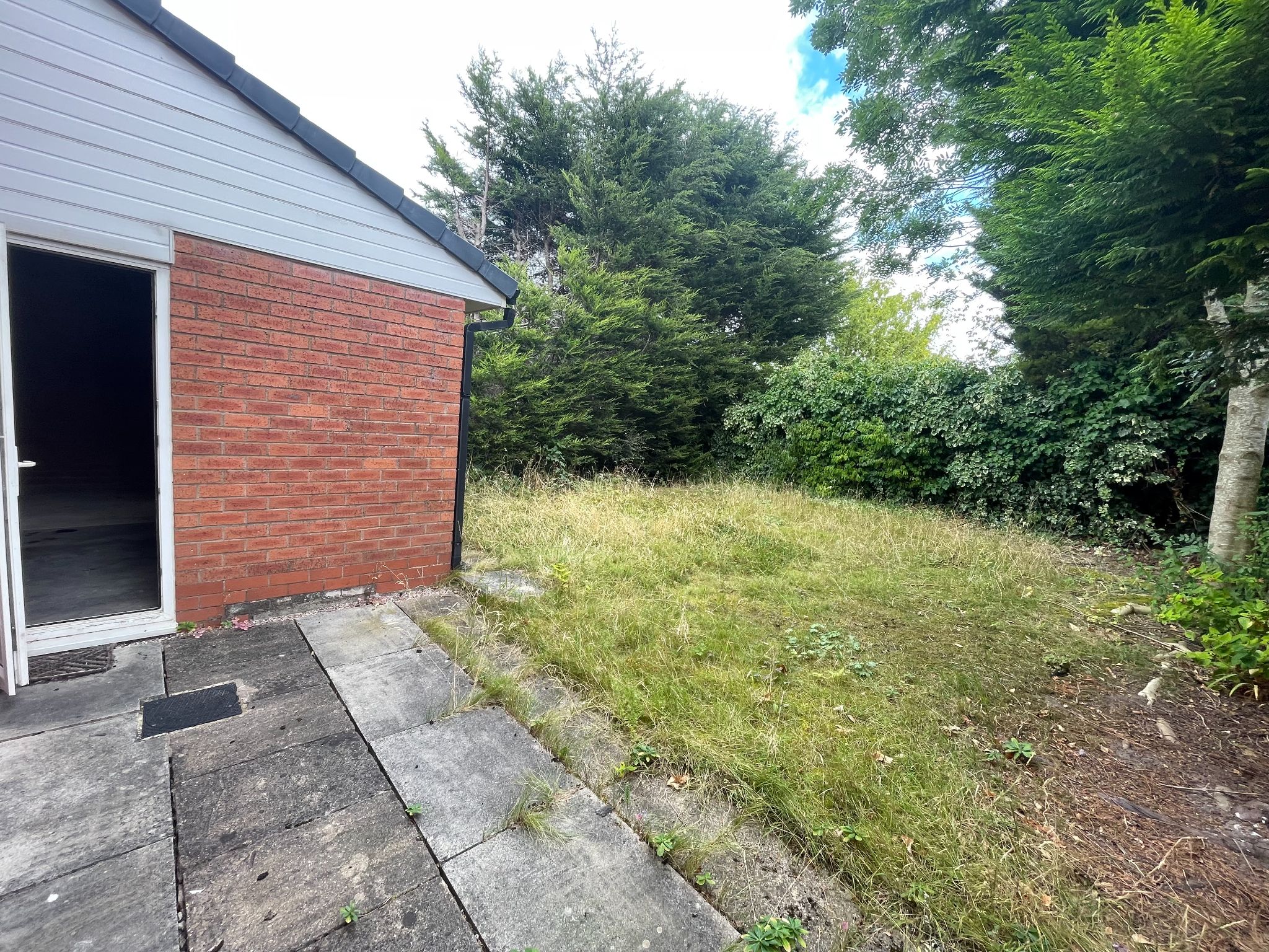 3 bedroom semi-detached house Sale Agreed in Manchester - Photograph 13.