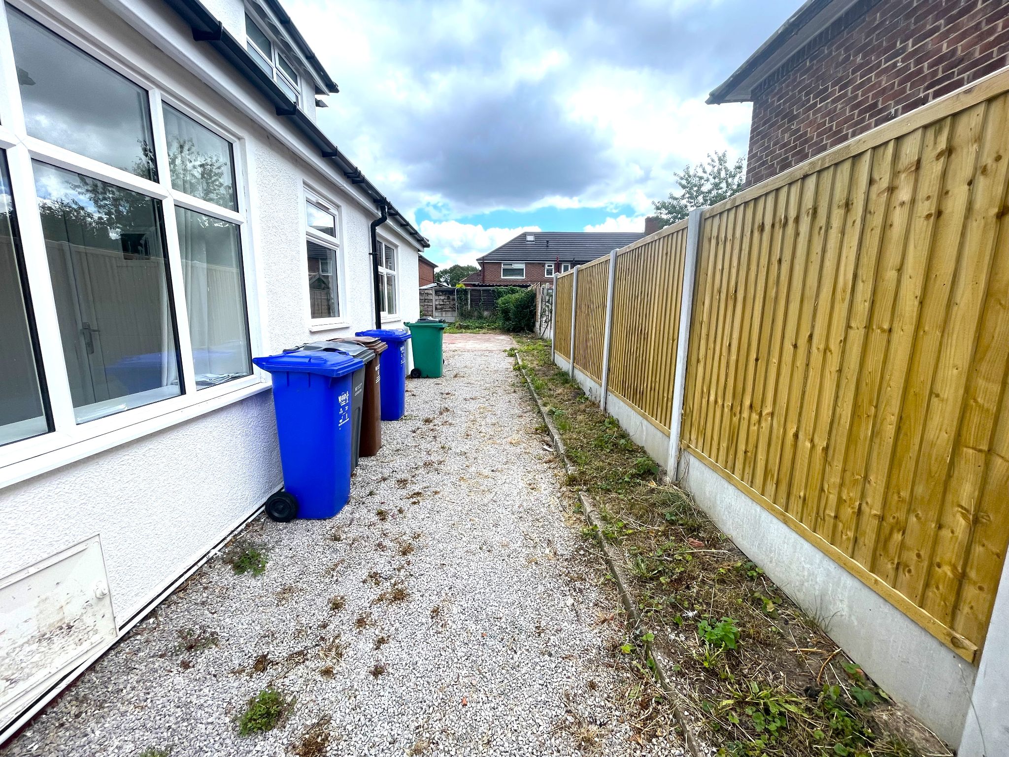 3 bedroom semi-detached house For Sale in Manchester - Photograph 15.