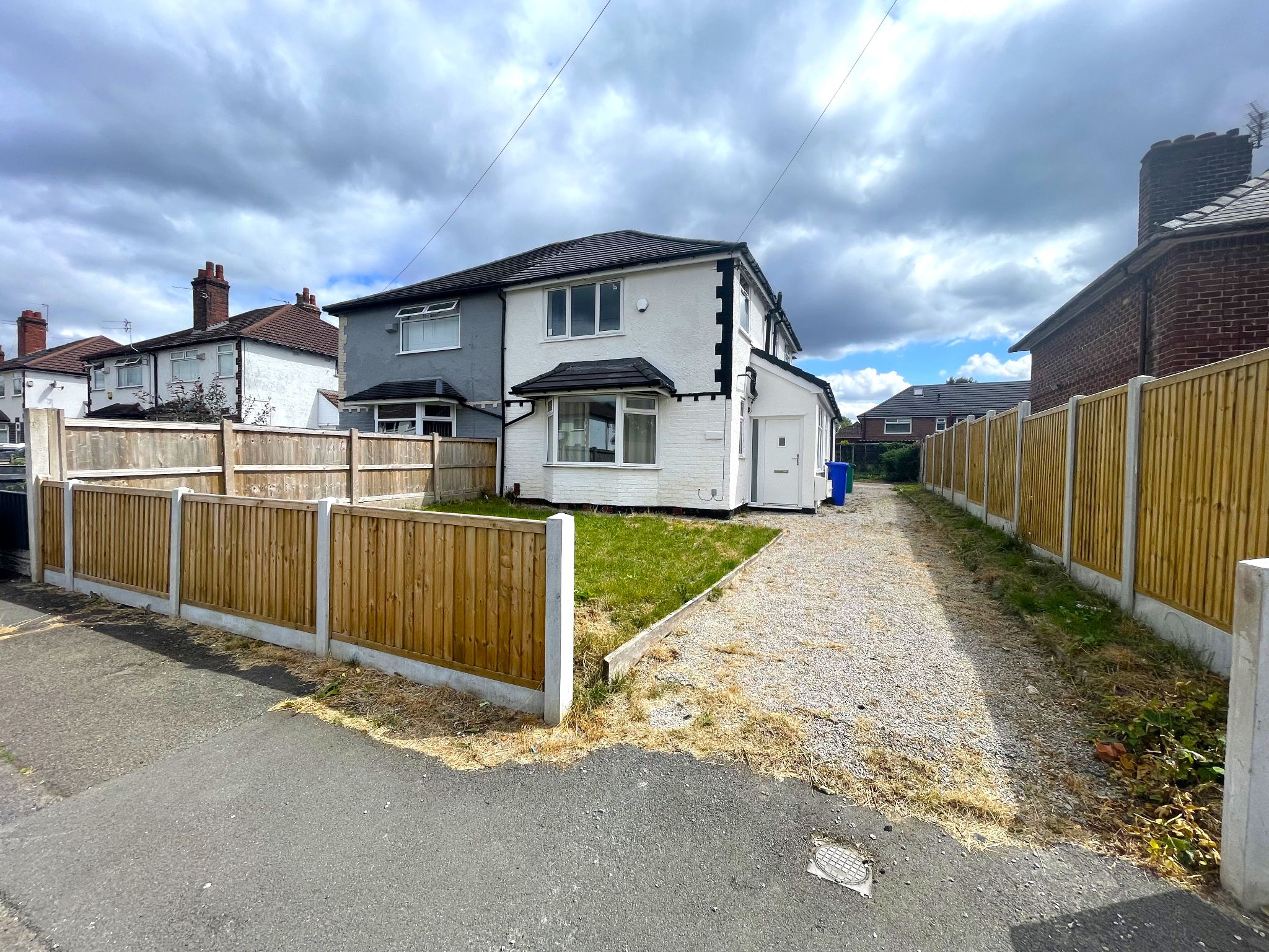3 bedroom semi-detached house For Sale in Manchester - Property photograph.