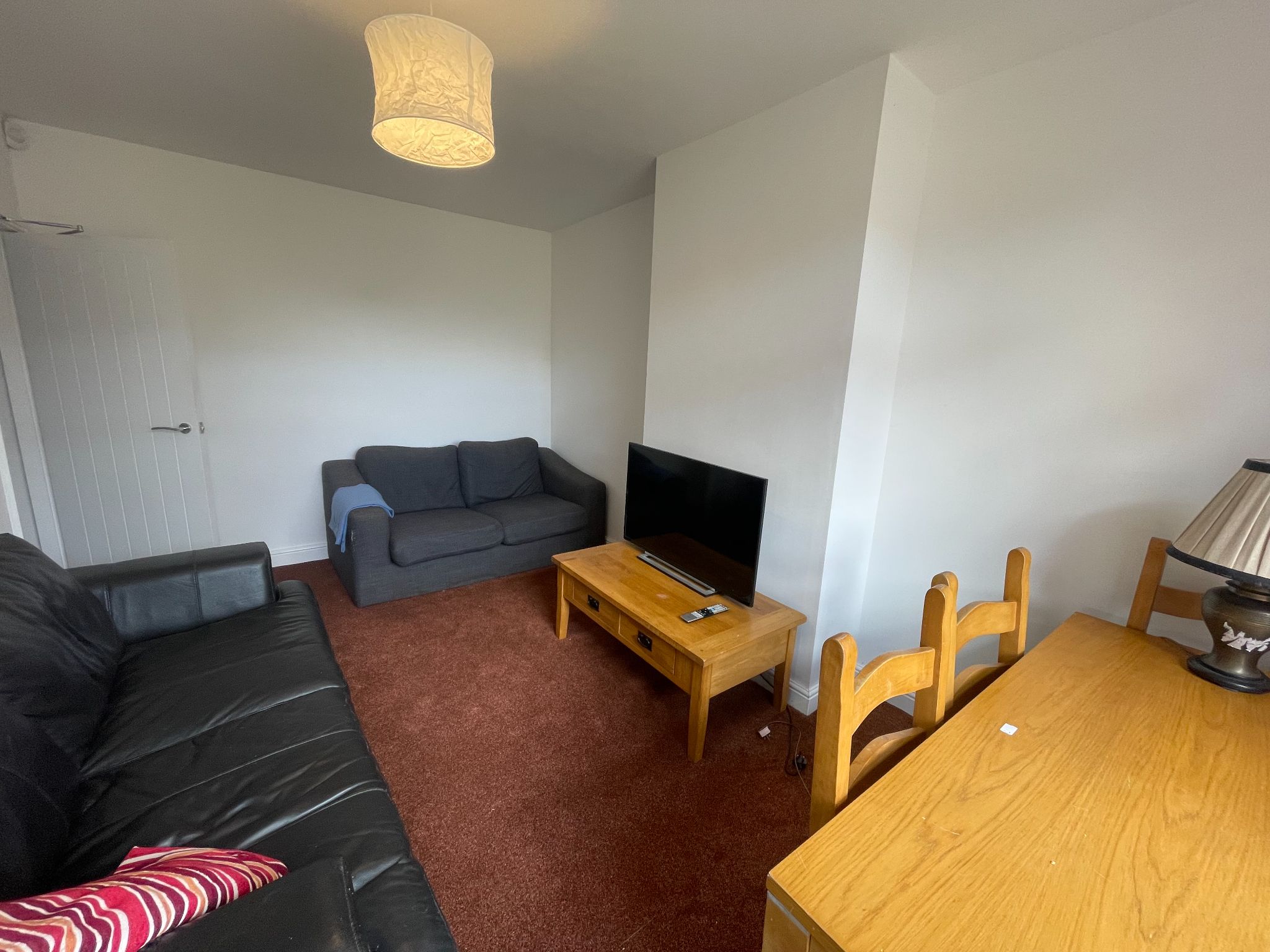 3 bedroom semi-detached house For Sale in Manchester - Photograph 6.