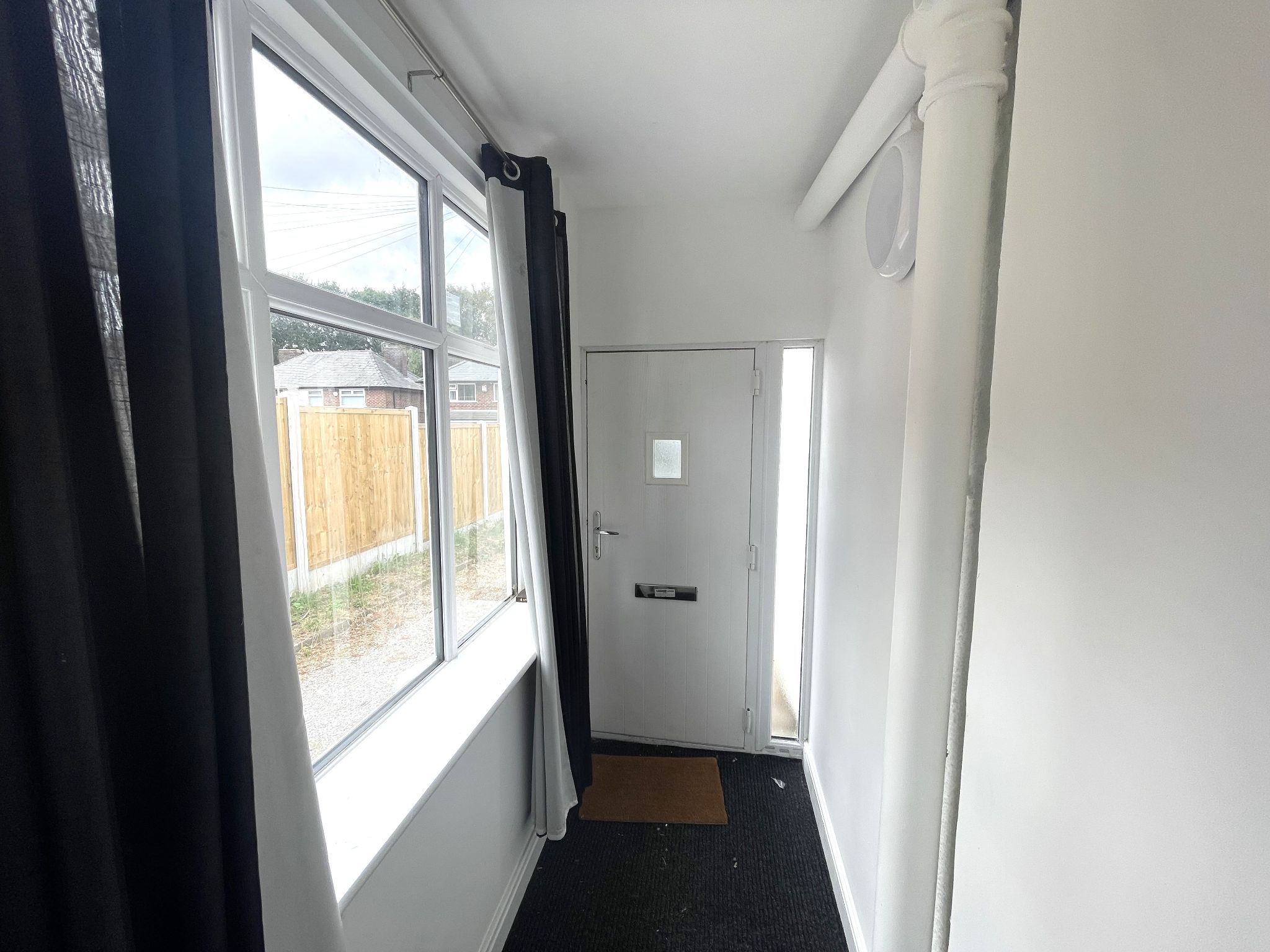 3 bedroom semi-detached house For Sale in Manchester - Property photograph.
