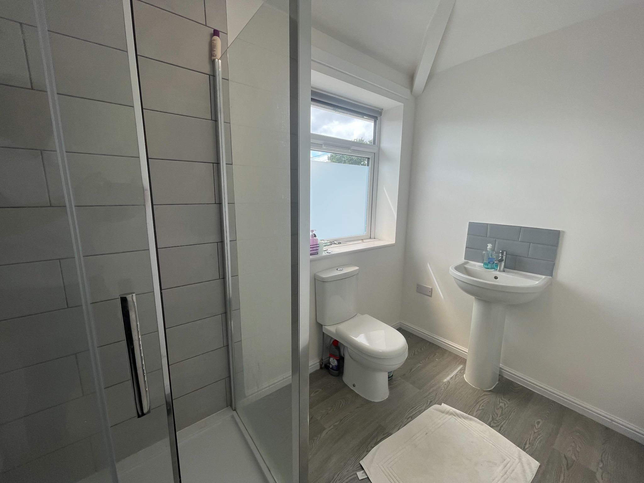 3 bedroom semi-detached house For Sale in Manchester - Photograph 13.