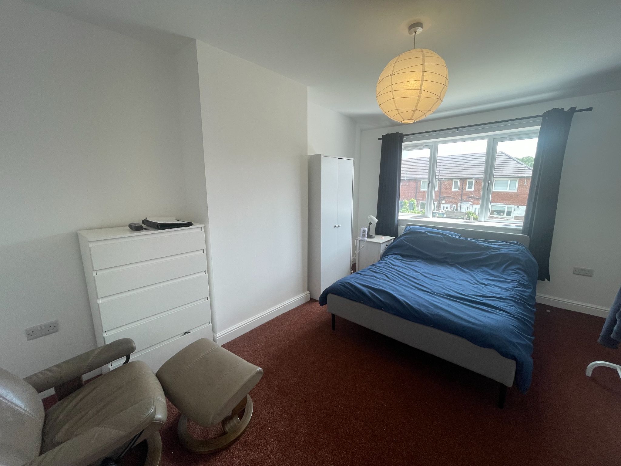 3 bedroom semi-detached house For Sale in Manchester - Photograph 9.