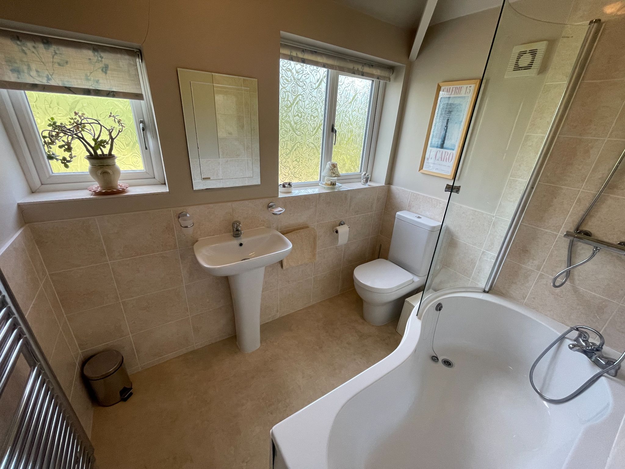 3 bedroom semi-detached house For Sale in Manchester - Photograph 9.