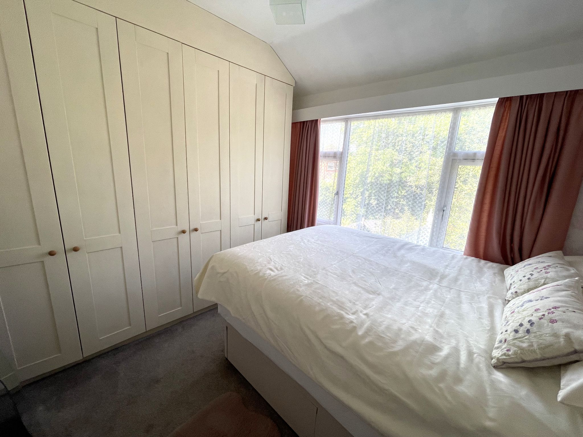 3 bedroom semi-detached house For Sale in Manchester - Photograph 1.