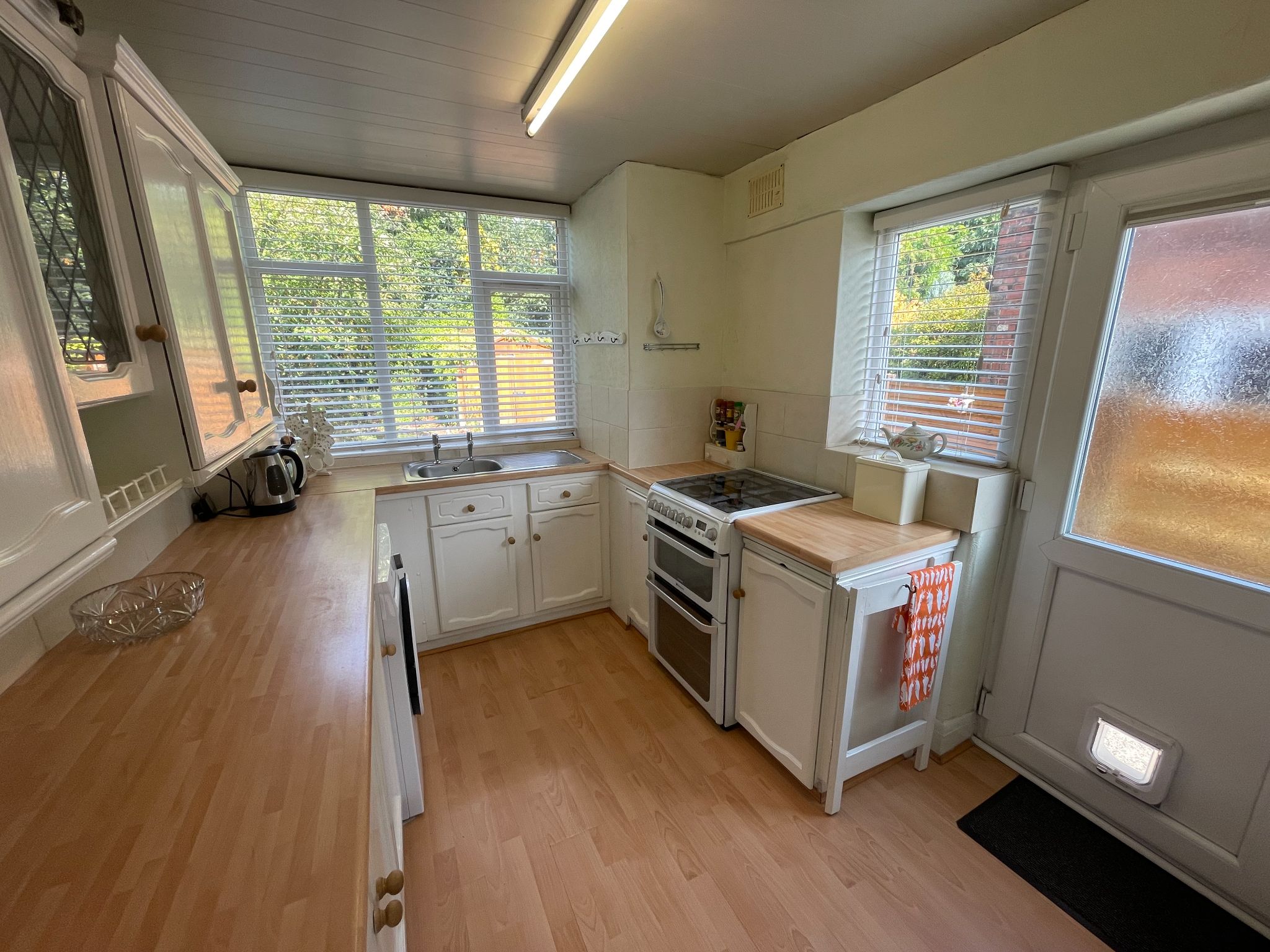 3 bedroom semi-detached house For Sale in Manchester - Photograph 16.