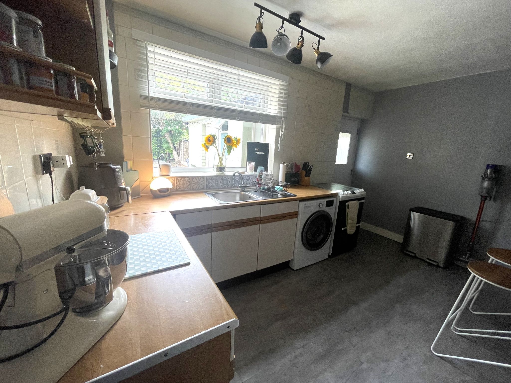 3 bedroom mid terraced house For Sale in Manchester - Photograph 9.