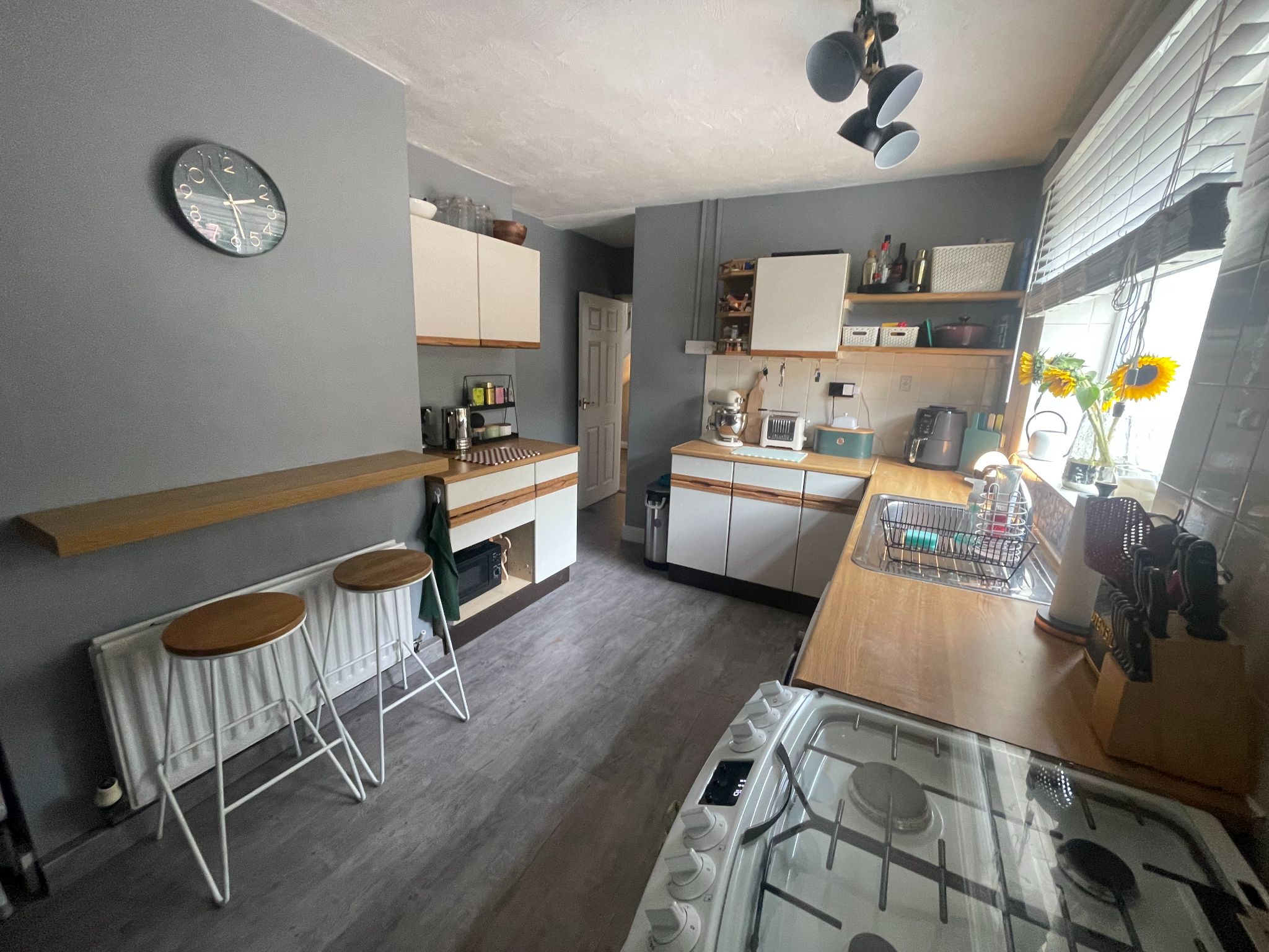 3 bedroom mid terraced house For Sale in Manchester - Photograph 11.